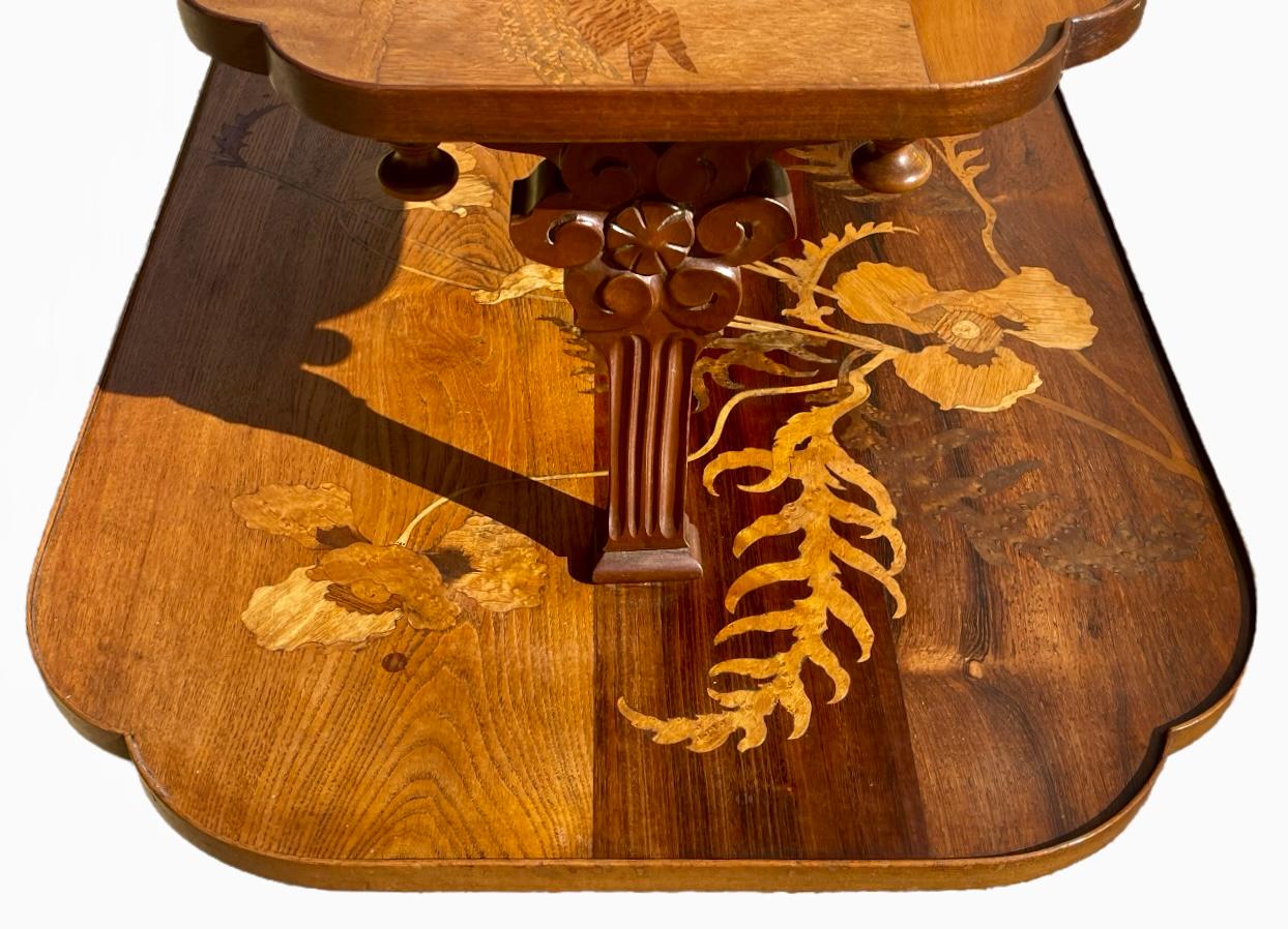 Émile GALLÉ - Exceptionnelle table à thé en marqueterie en vente 2