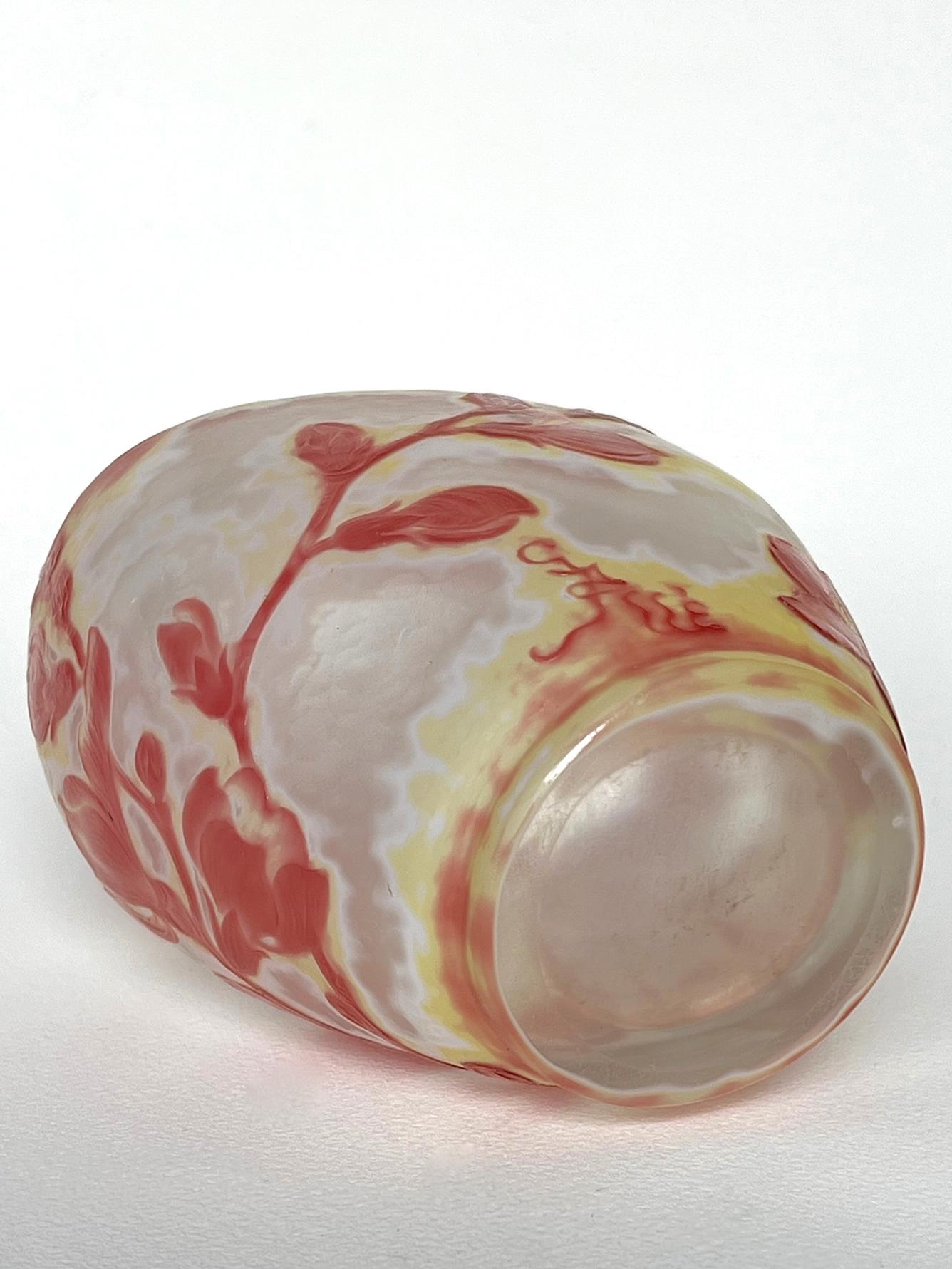 Émile Gallé  - Exquisite Art Nouveau  'Magnolia' Cameo Glass Vase 4