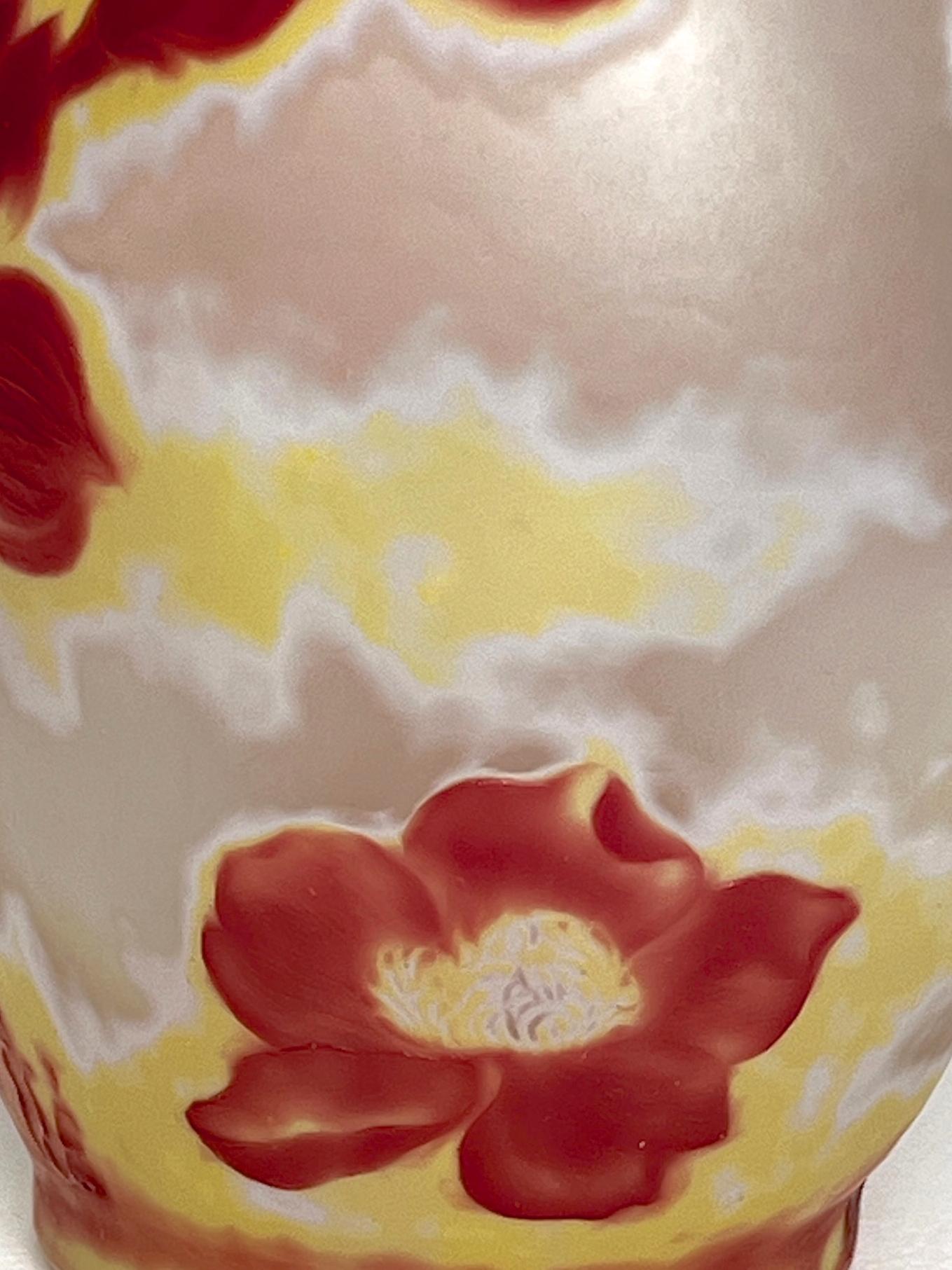 Émile Gallé  - Exquisite Art Nouveau  'Magnolia' Cameo Glass Vase 9