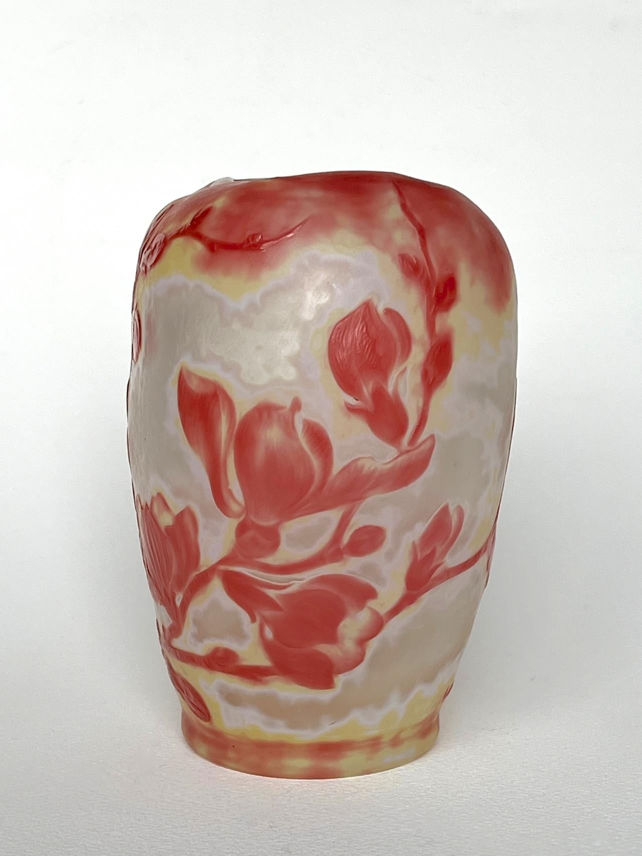 Art Glass Émile Gallé  - Exquisite Art Nouveau  'Magnolia' Cameo Glass Vase