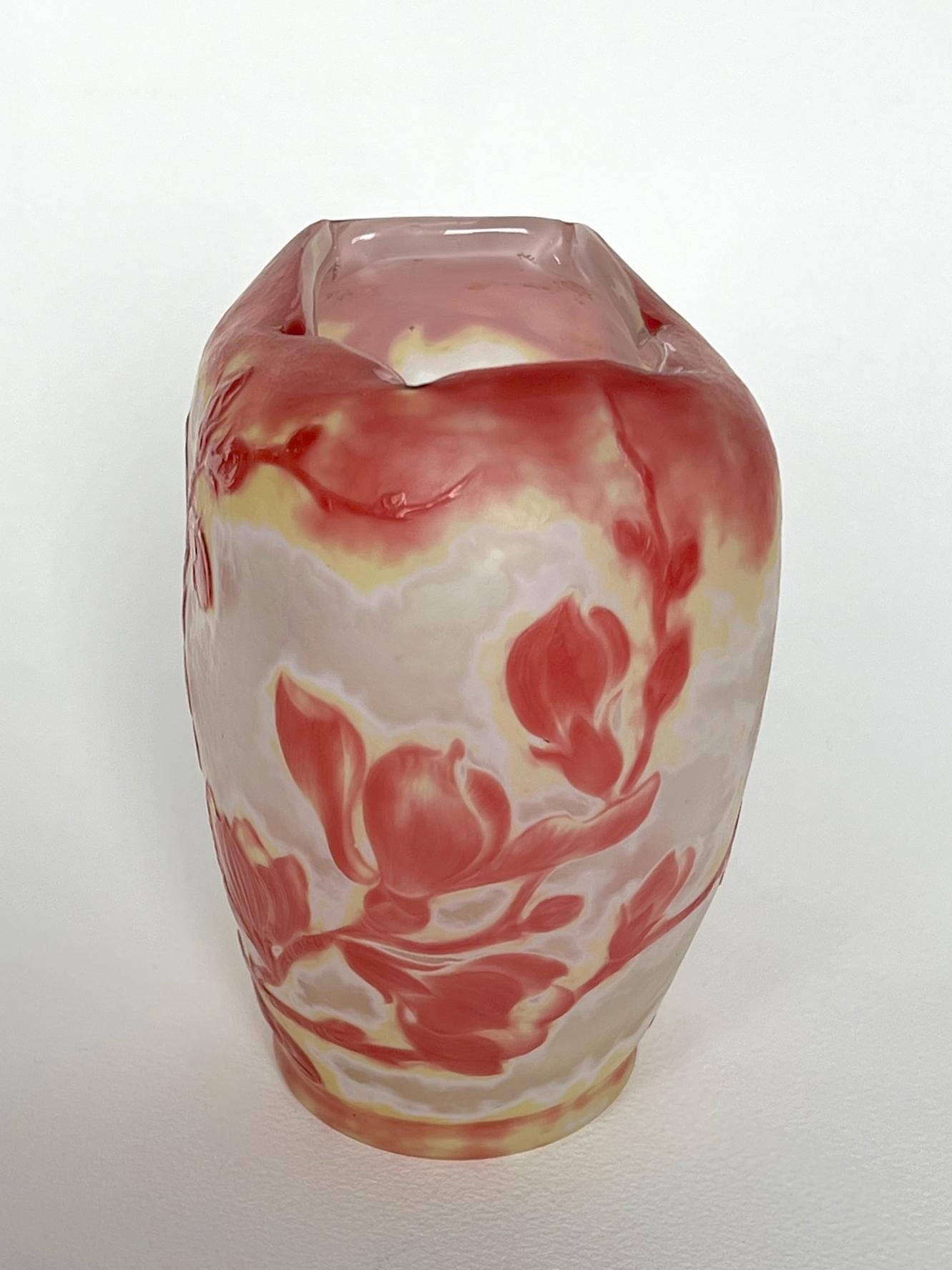 Émile Gallé  - Exquisite Art Nouveau  'Magnolia' Cameo Glass Vase 2