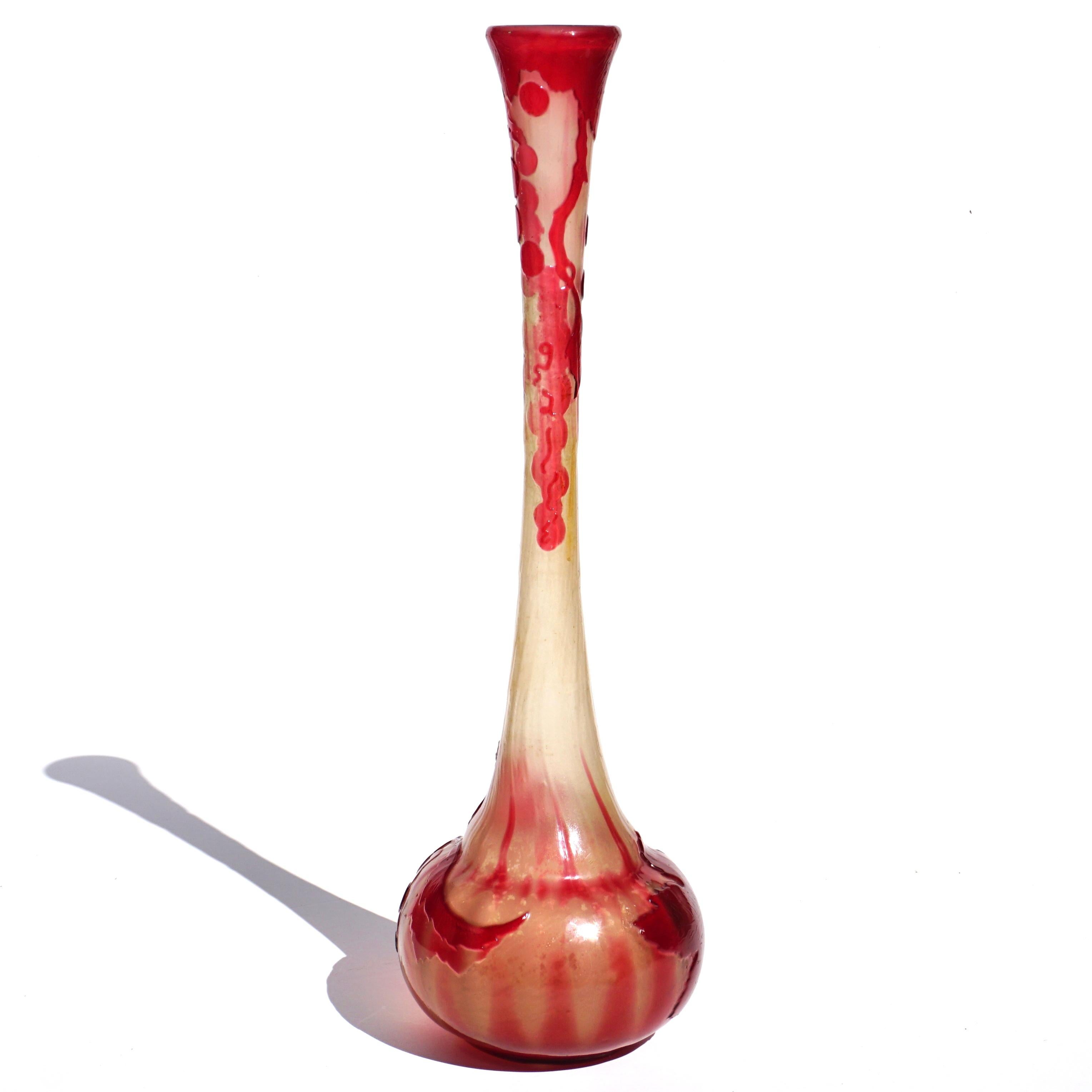 Art nouveau Vase à haute tige poli au feu d'Emile Galle en vente