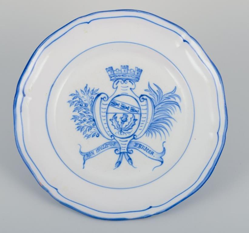 Emile Gallé para St. Clement, Nancy. Juego de cinco platos llanos de loza. Francés en venta