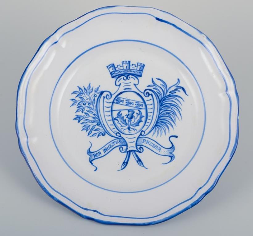 Emile Gallé para St. Clement, Nancy. Juego de cinco platos llanos de loza. en Excelente estado para la venta en Copenhagen, DK