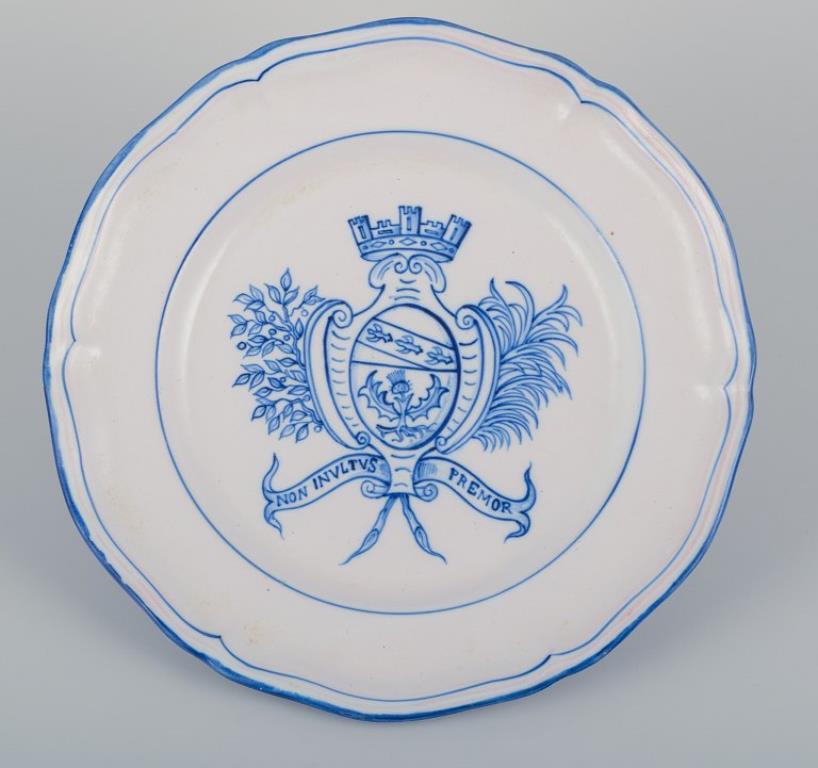 Emile Gallé para St. Clement, Nancy. Juego de cinco platos llanos de loza. Fines del siglo XIX en venta