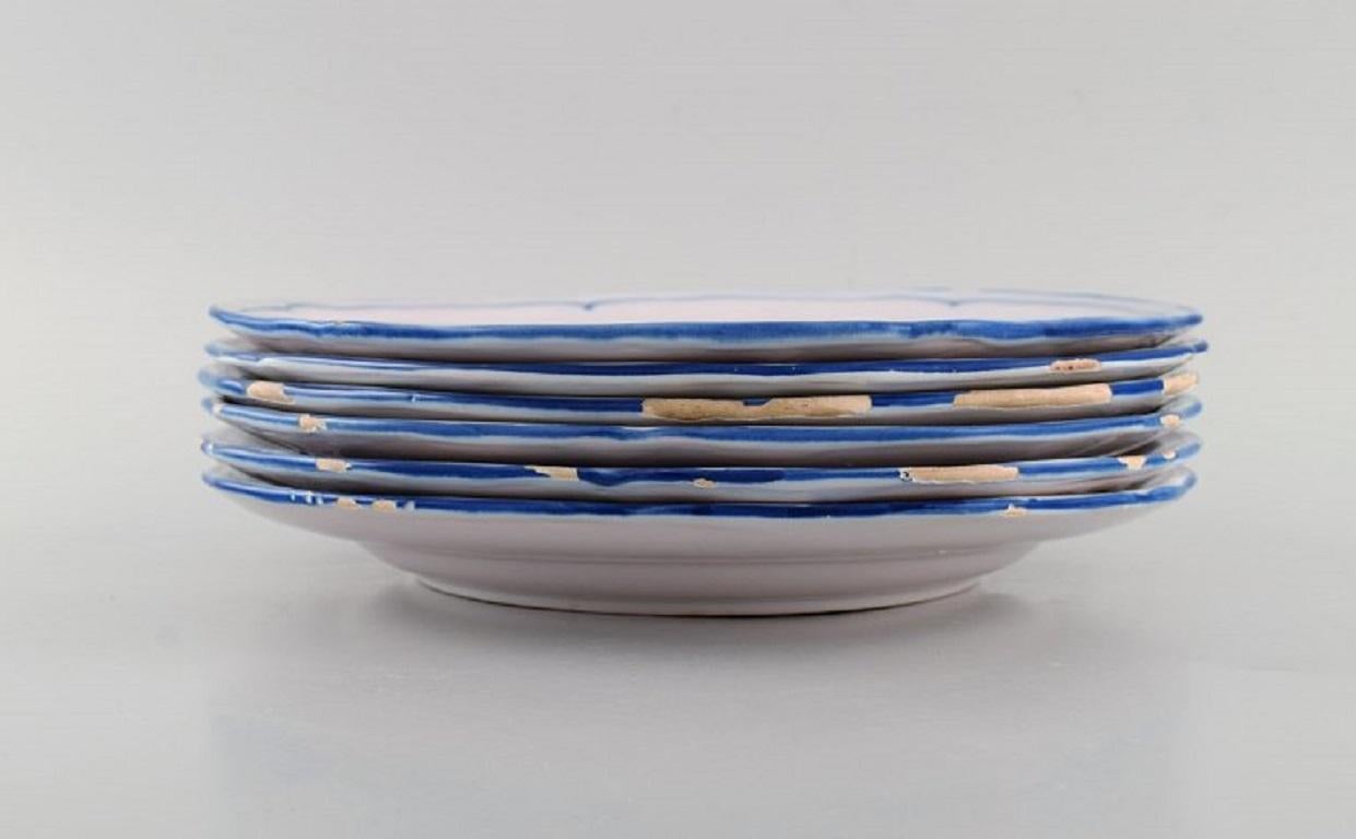 Dipinto a mano Emile Gallé per A. Clement, Nancy, Cinque piatti antichi in maiolica dipinti a mano in vendita