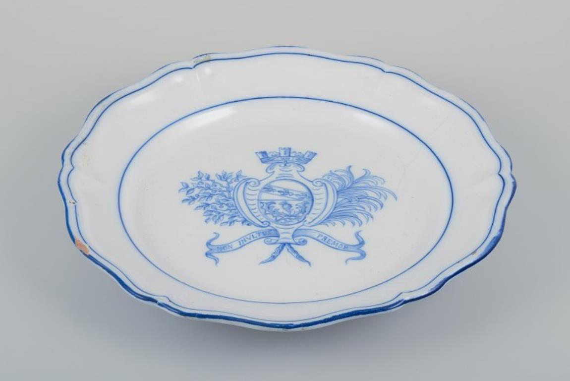 Emile Gallé para St. Clement, Nancy. Gran fuente de servir y tres platos. Fines del siglo XIX en venta