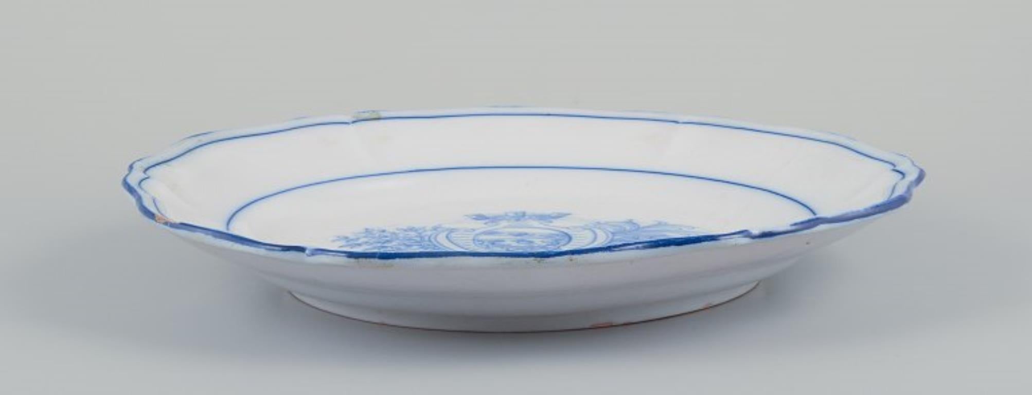 Emile Gallé para St. Clement, Nancy. Gran fuente de servir y tres platos. Fayenza en venta