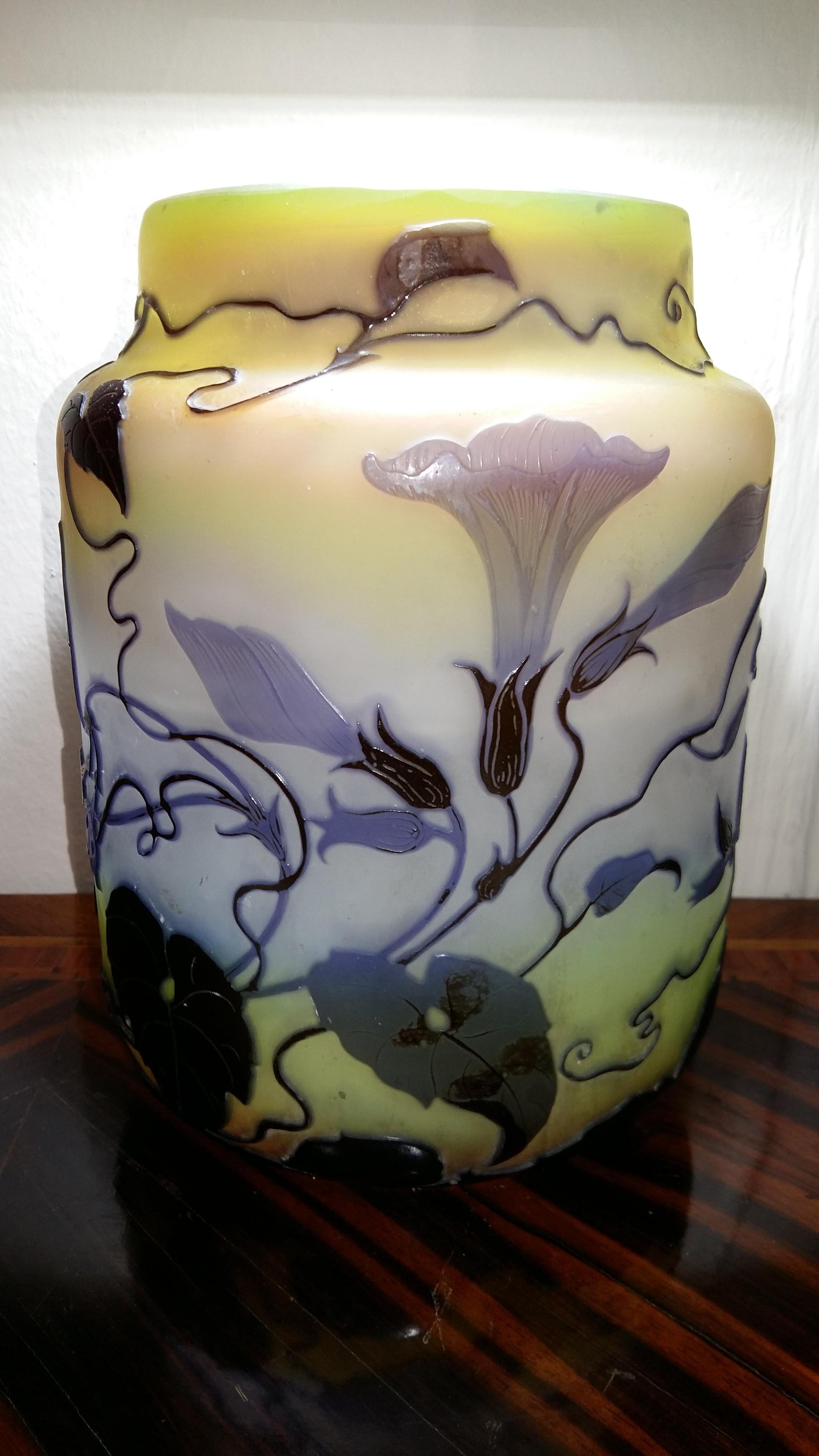 Emile Gallé France Art Nouveau Climbing Bell Cameo Glass Vase, 1930s 3