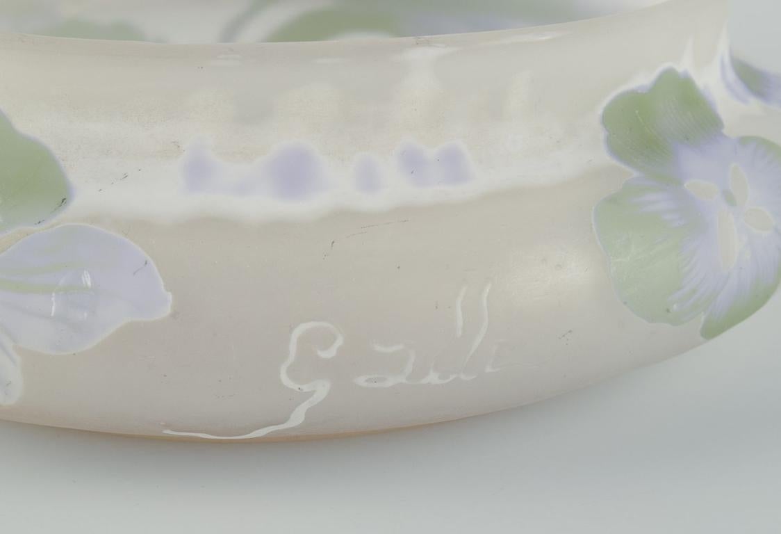 Art Glass Emile Gallé, France. Rare glass bonbonniere / lidded jar, with floral motif.