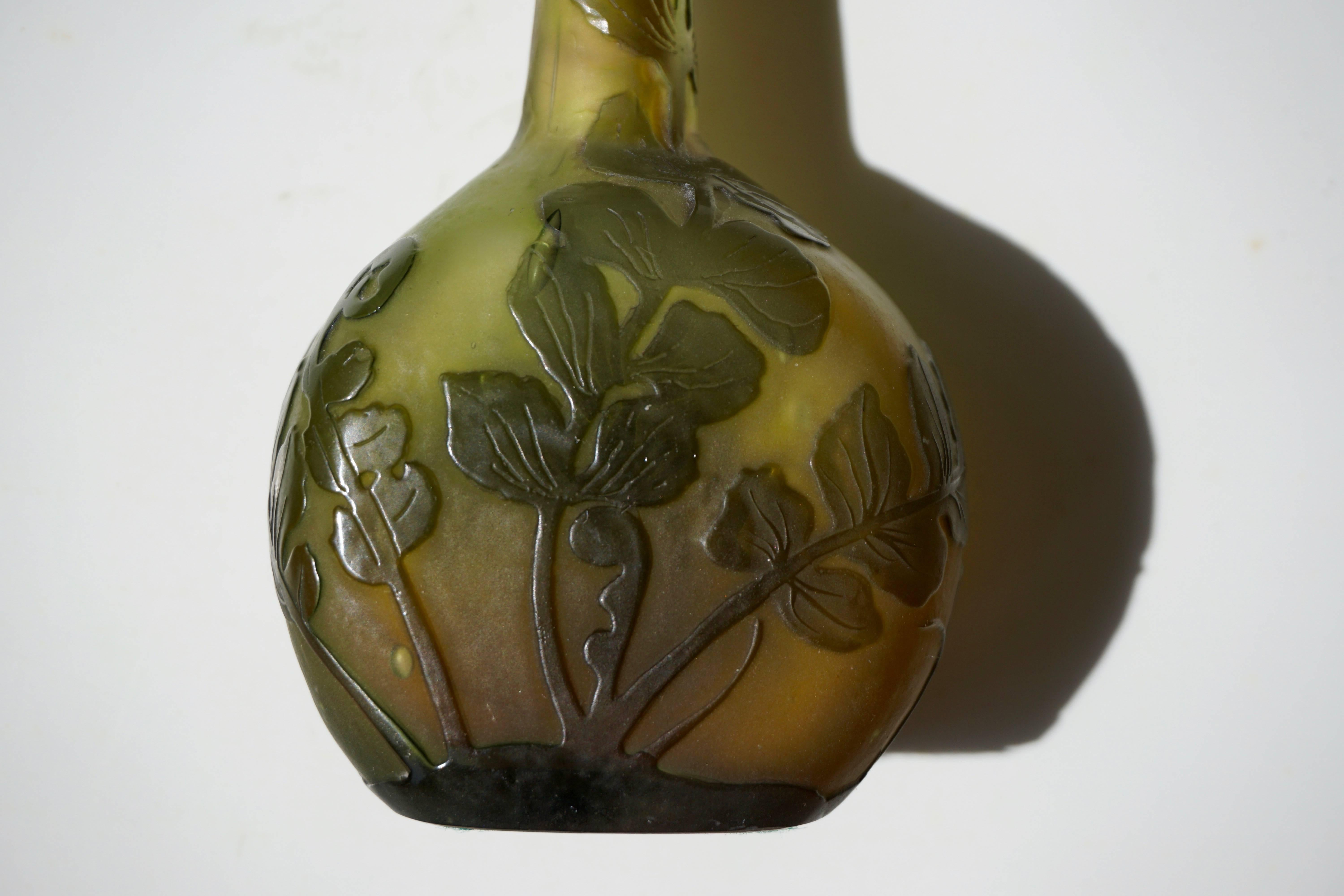 Emile Gallé French Art Nouveau Cameo Glass Vase For Sale 1