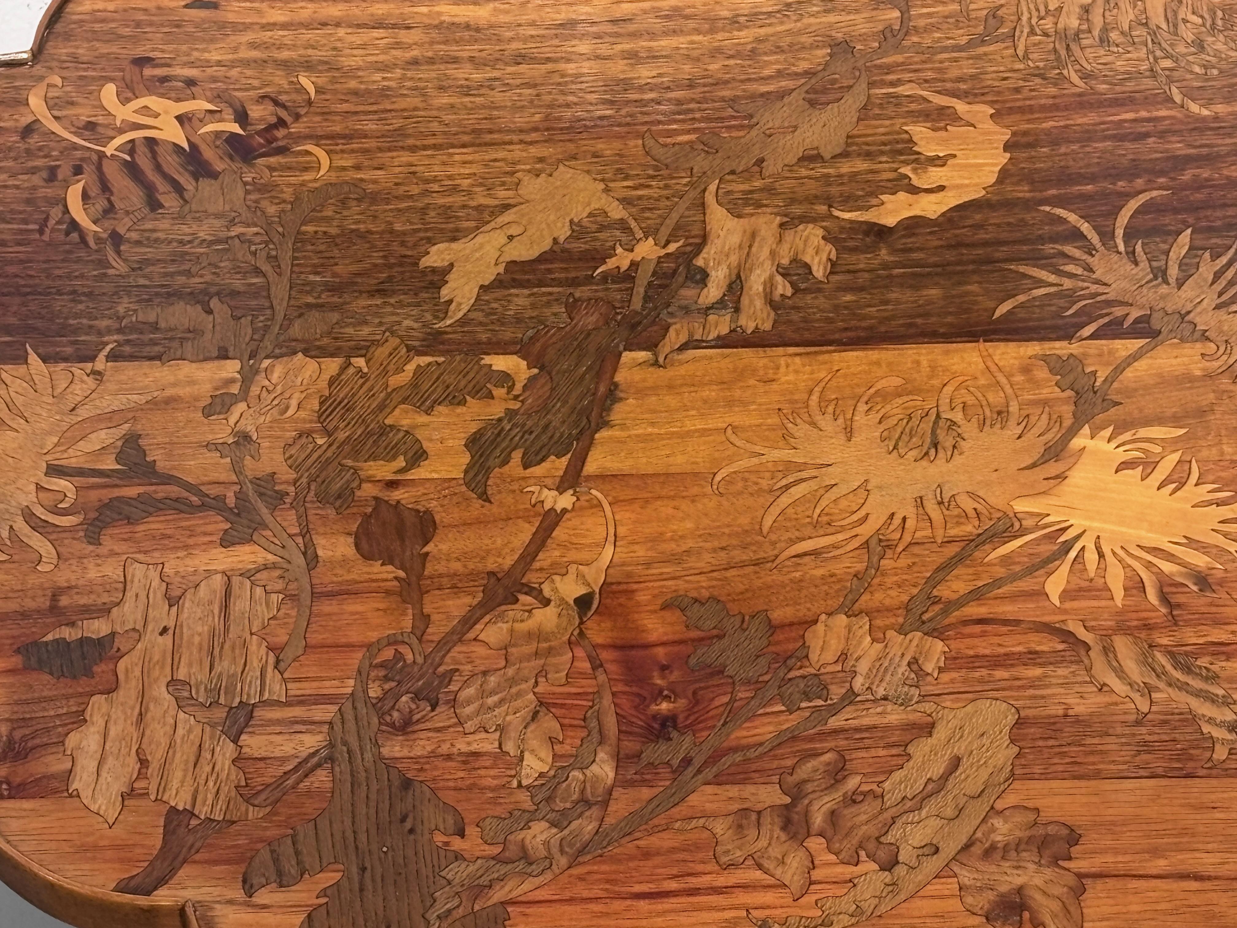 Francese Emile GALLE Tavolino intarsiato Art Nouveau francese 1890 in vendita