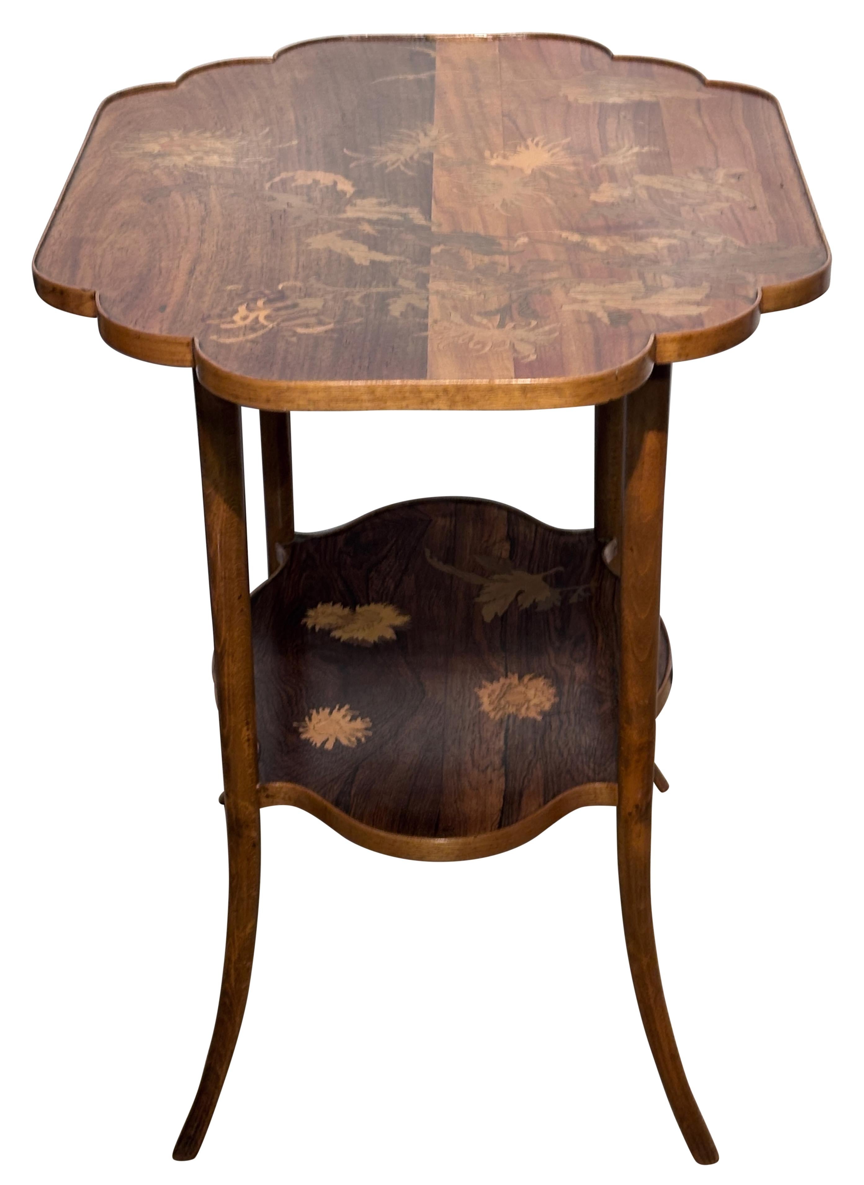 Legno di alberi da frutto Emile GALLE Tavolino intarsiato Art Nouveau francese 1890 in vendita