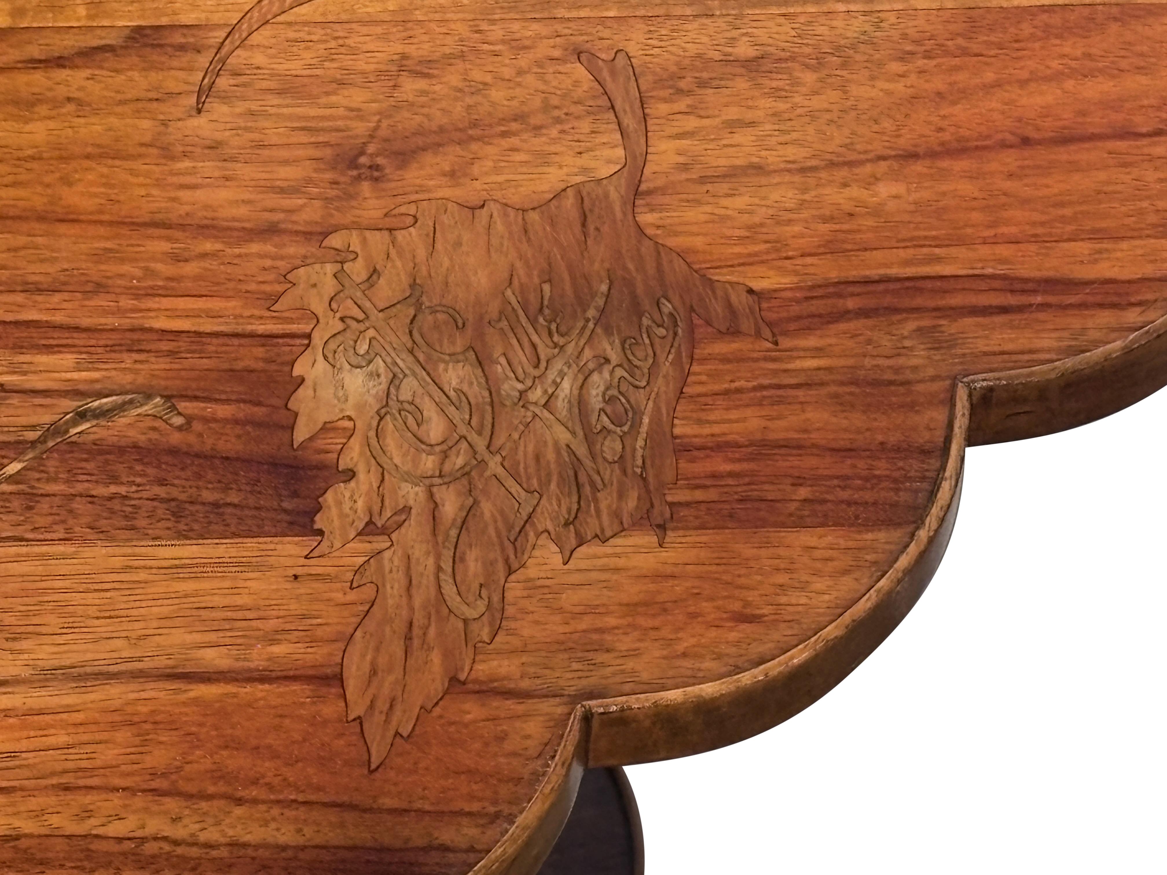 Emile GALLE Tavolino intarsiato Art Nouveau francese 1890 in vendita 1