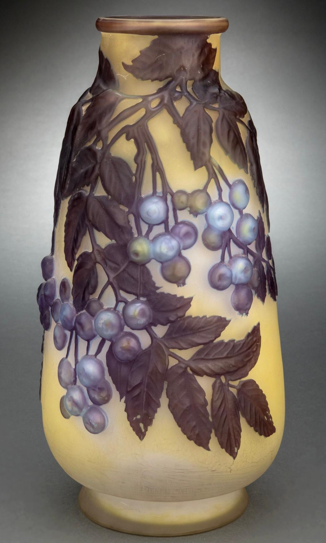 Emile Galle French Art Nouveau Soufflé Berry Vase For Sale 3