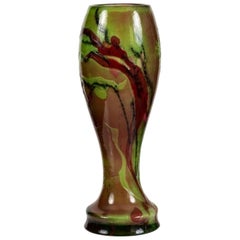 Vaso in vetro intagliato a ruota decorato internamente di Emile Gallé