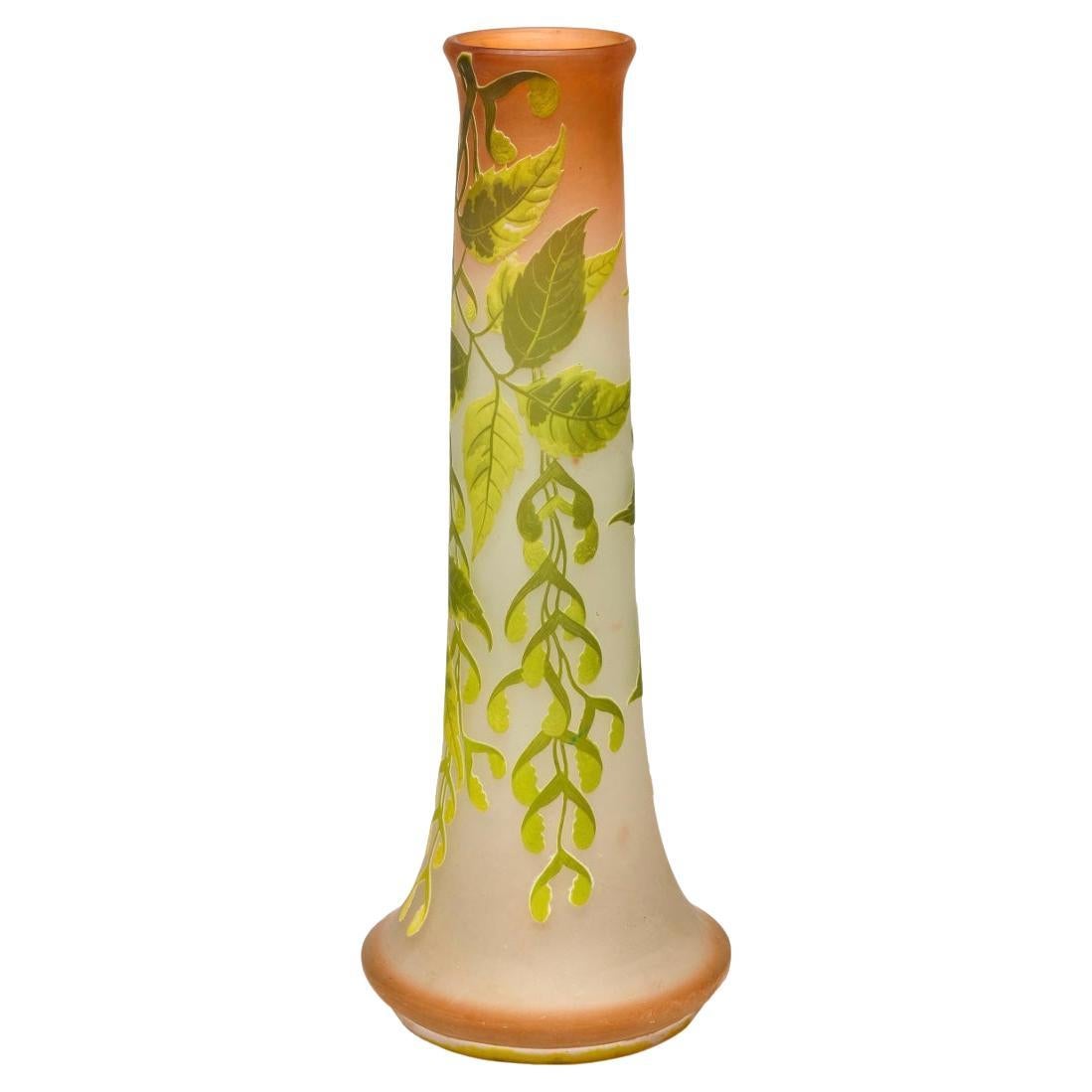 Grand vase en verre camée Emile Galle