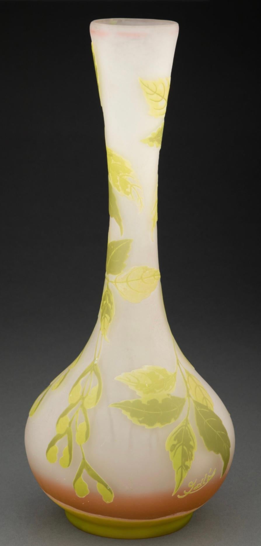 Emile Galle Blätter und Hülsen Jugendstil große Vase (Frühes 20. Jahrhundert) im Angebot