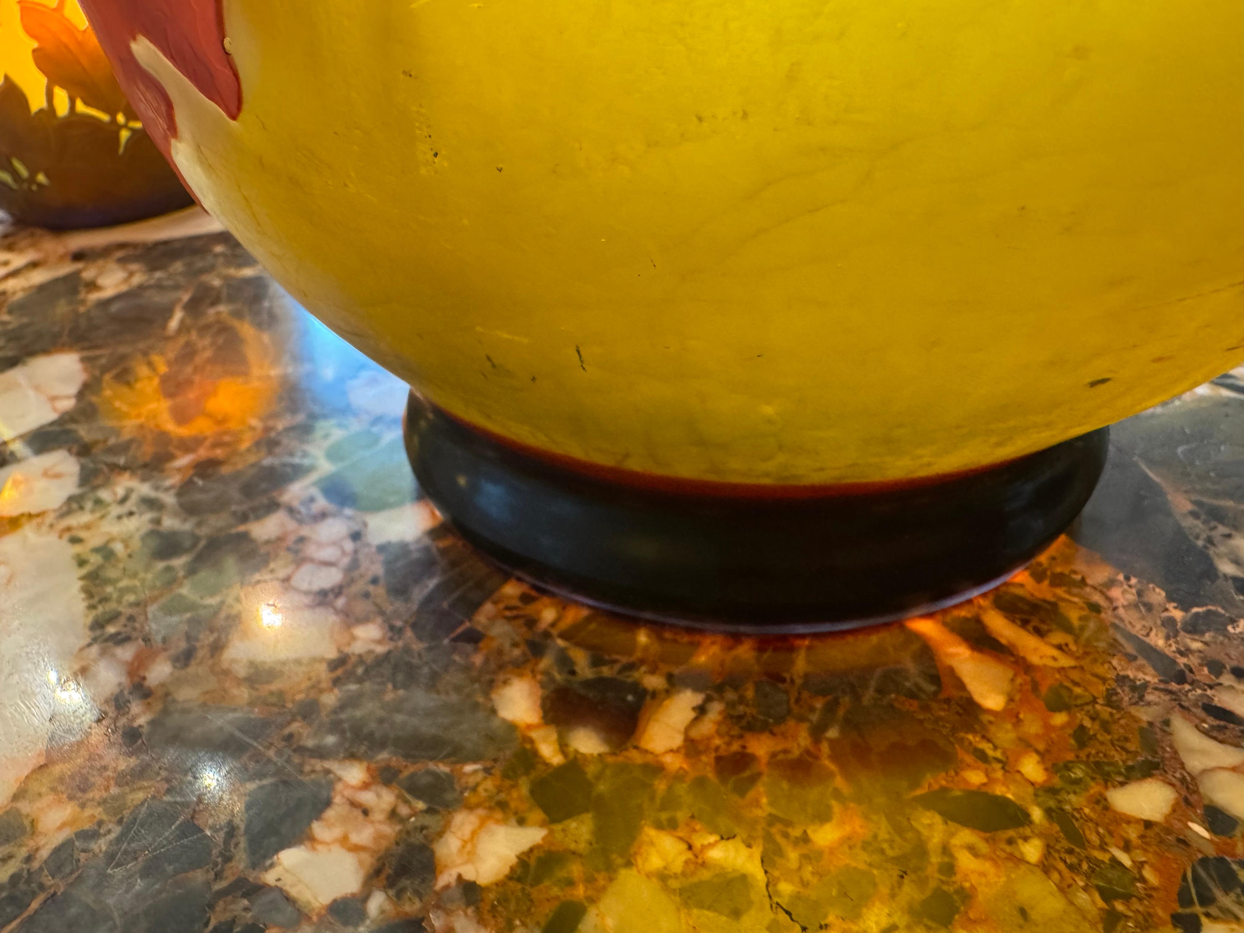 Vase en verre camée Art nouveau 