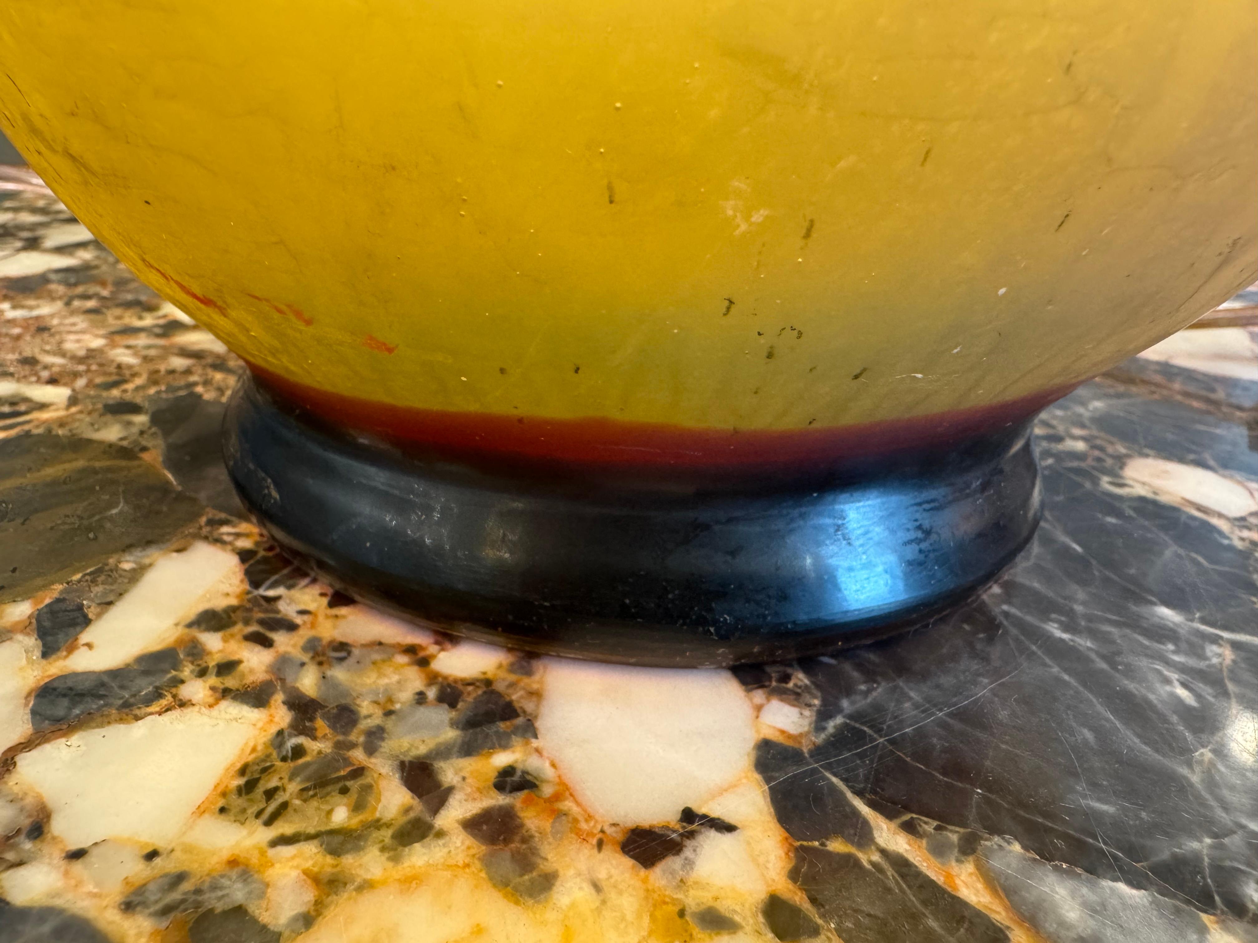 Vase en verre camée Art nouveau 