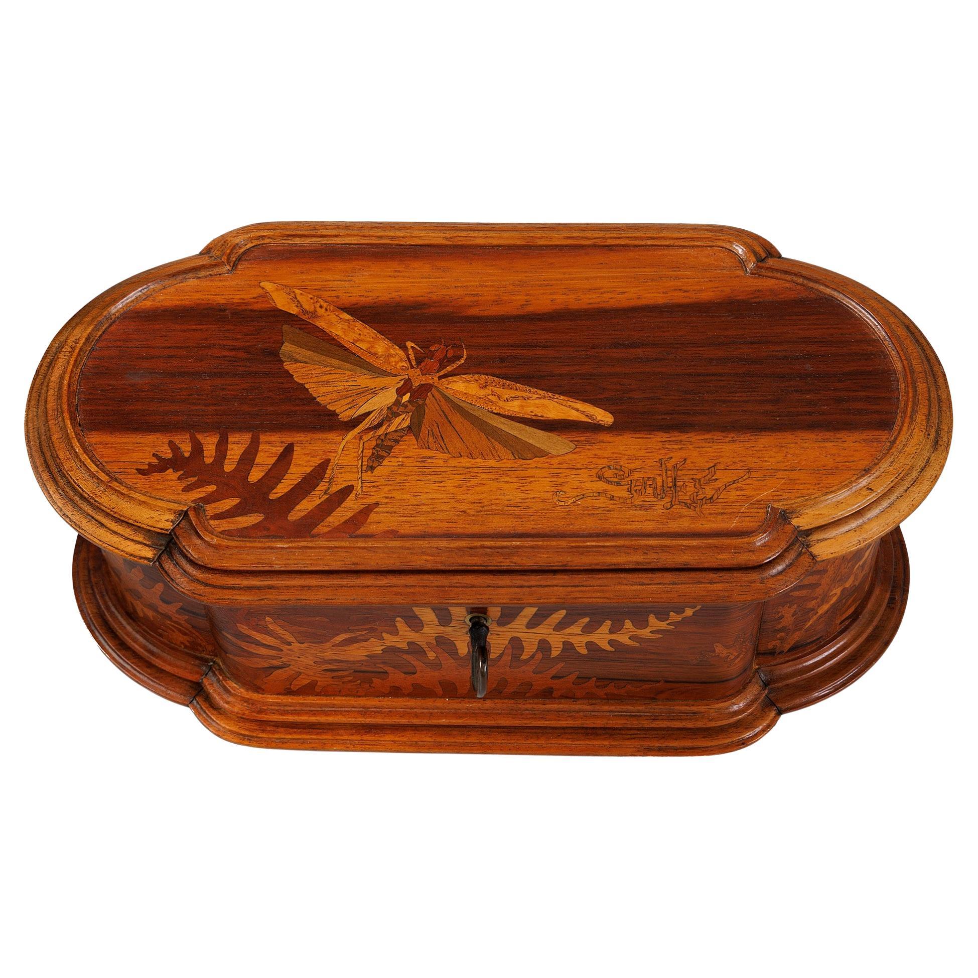 Cofre de marquetería "Mariposa y helechos" de Émile Gallé en venta