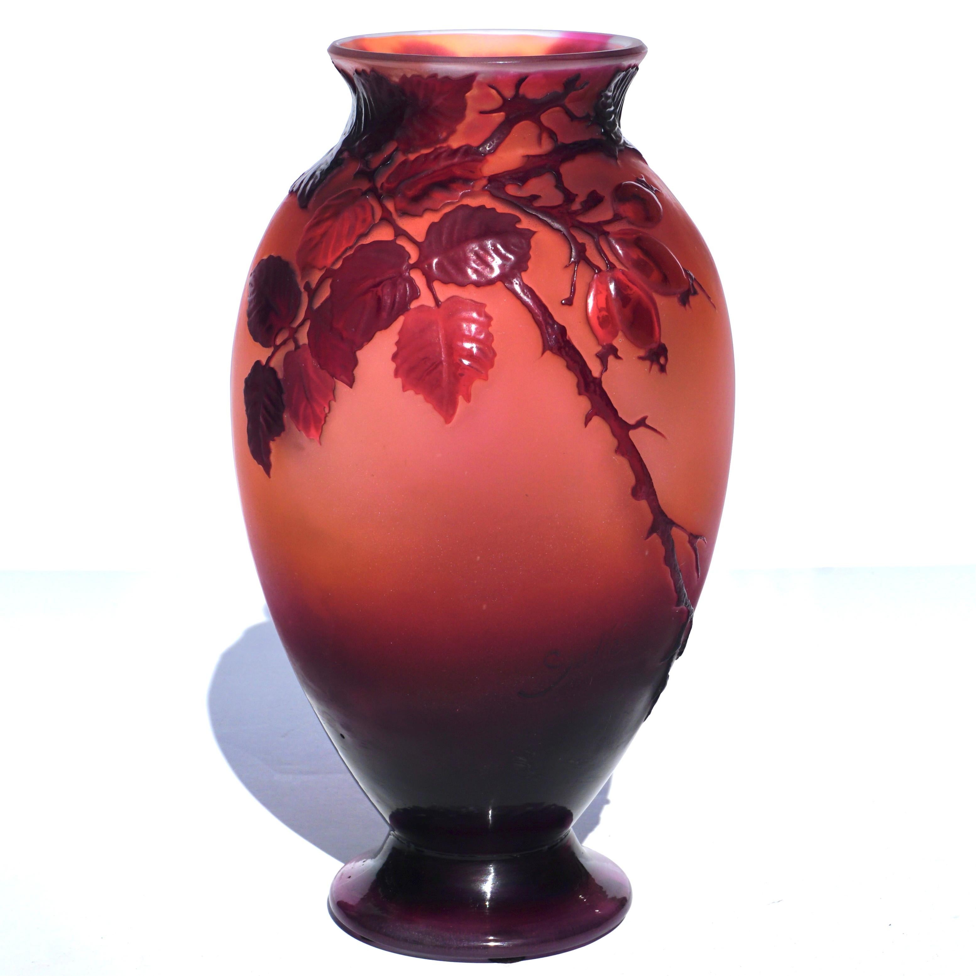 Emile Galle Mold Blown Wild Rose Art Nouveau Vase In Good Condition In Dallas, TX