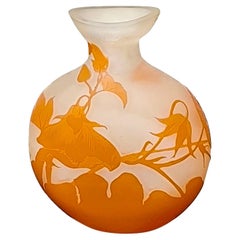 Rare vase en verre Camée Art Nouveau Émile Gallé Nancy, Décor de Convolvulus