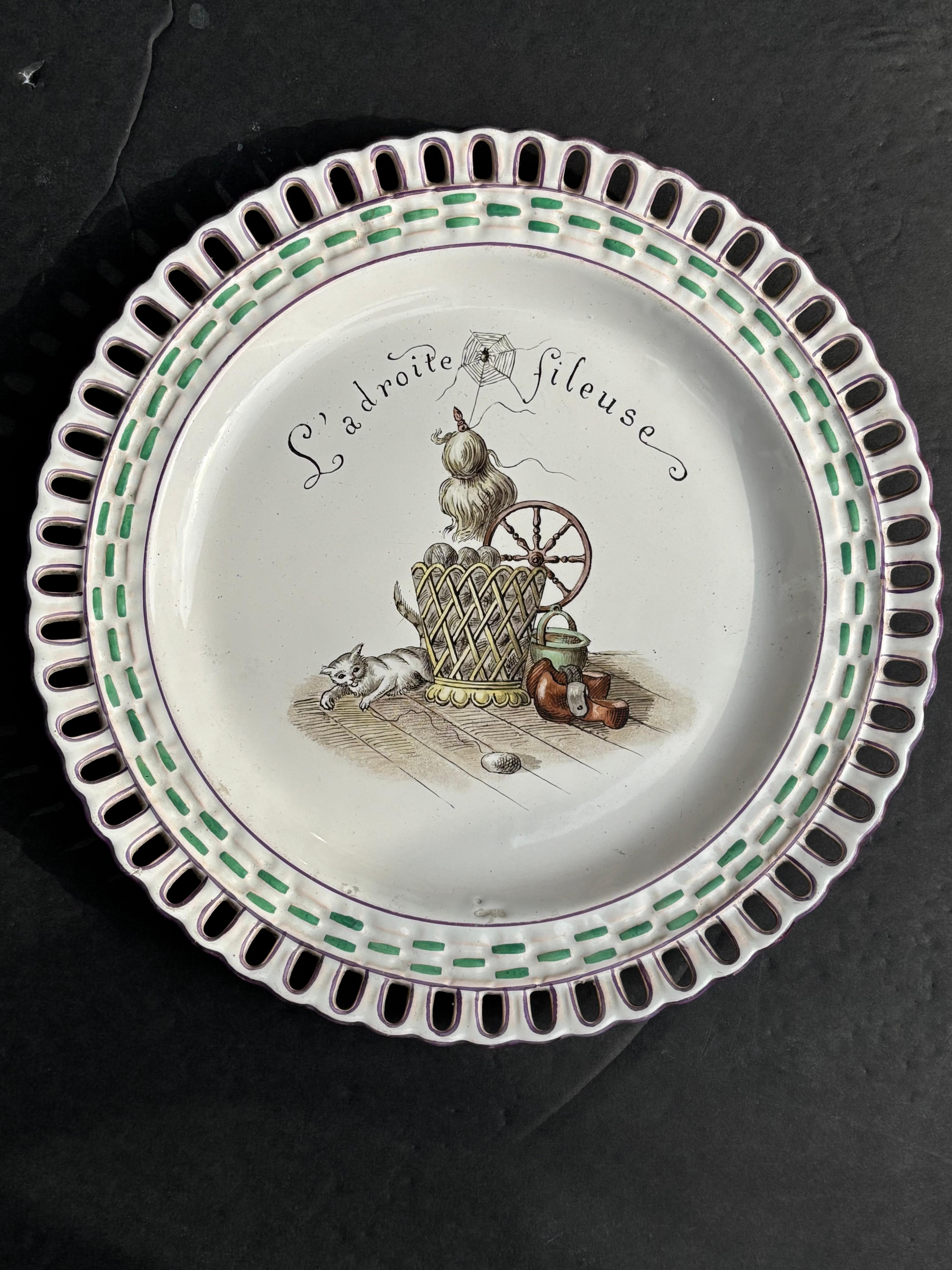 Emile Galle  Plato de cerámica / loza de Nancy Esmalte / pintura Decorativo Art Nouveau en Bueno estado para la venta en Los Angeles, CA