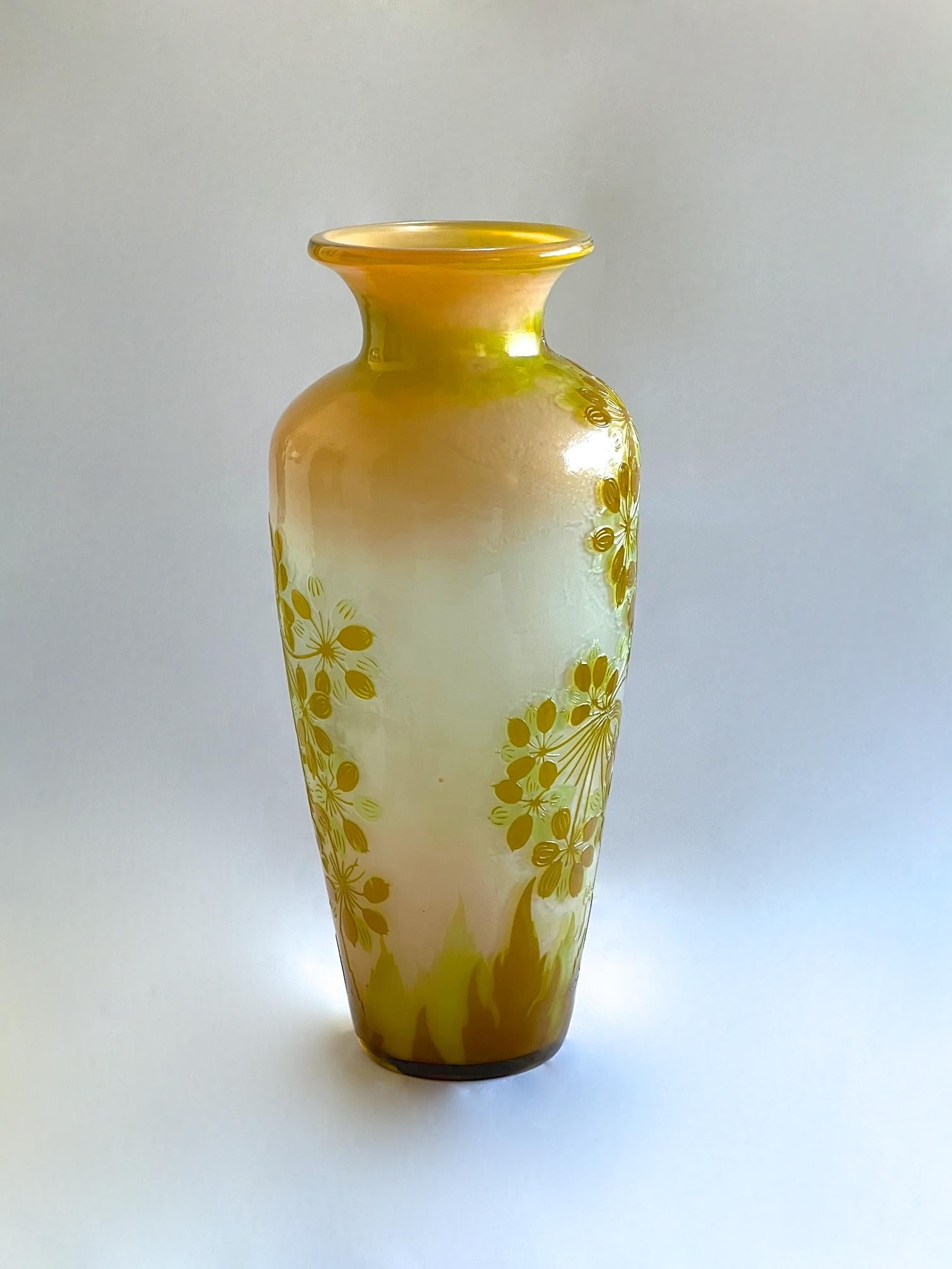 Carved Emile Gallé - 'Ombelles' Art Nouveau Cameo Glass Vase For Sale