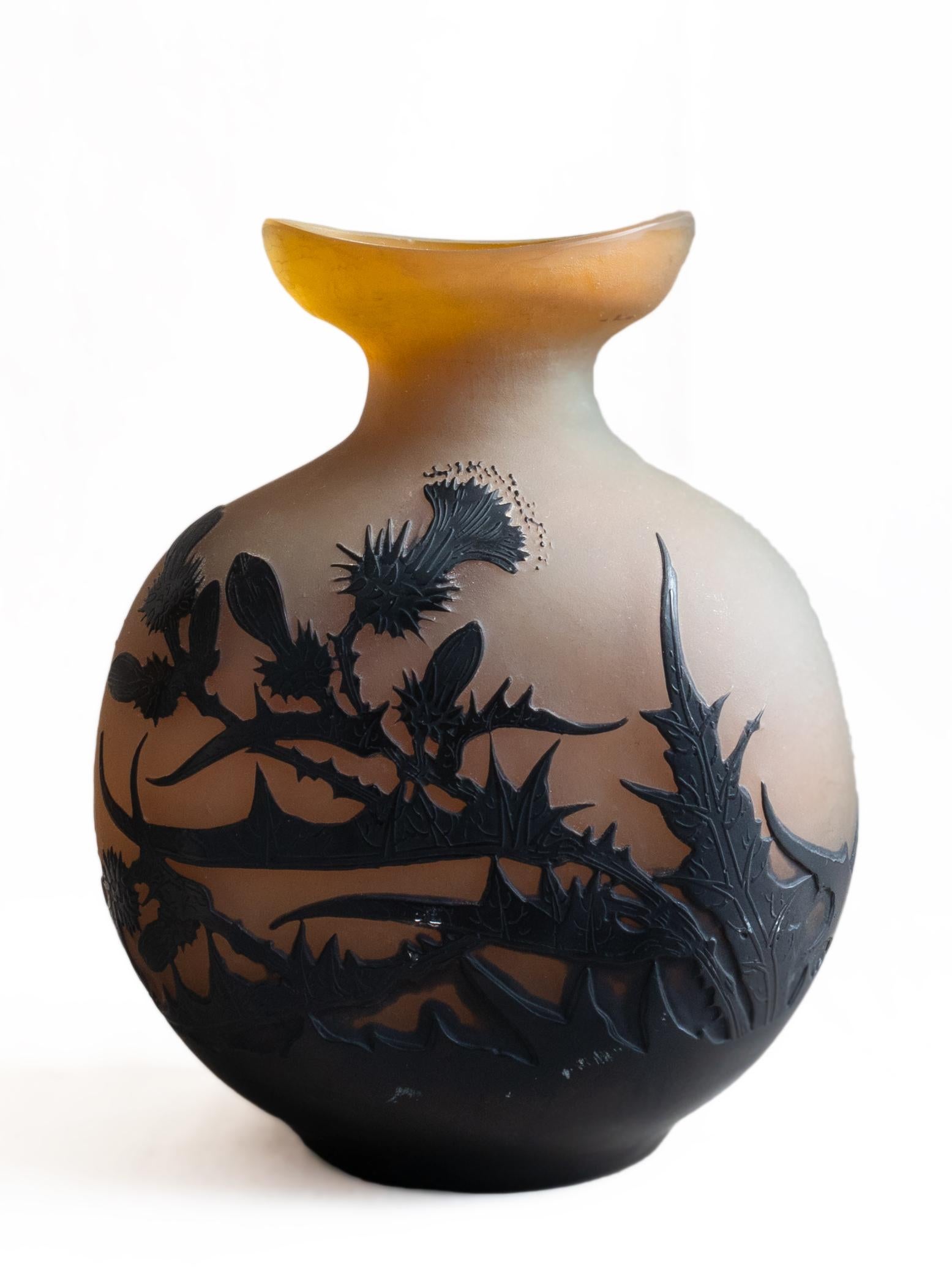 Emile Galle Orange Schwarz Mehrschichtige Glas Distel Vase, Jugendstil, 1900s im Angebot