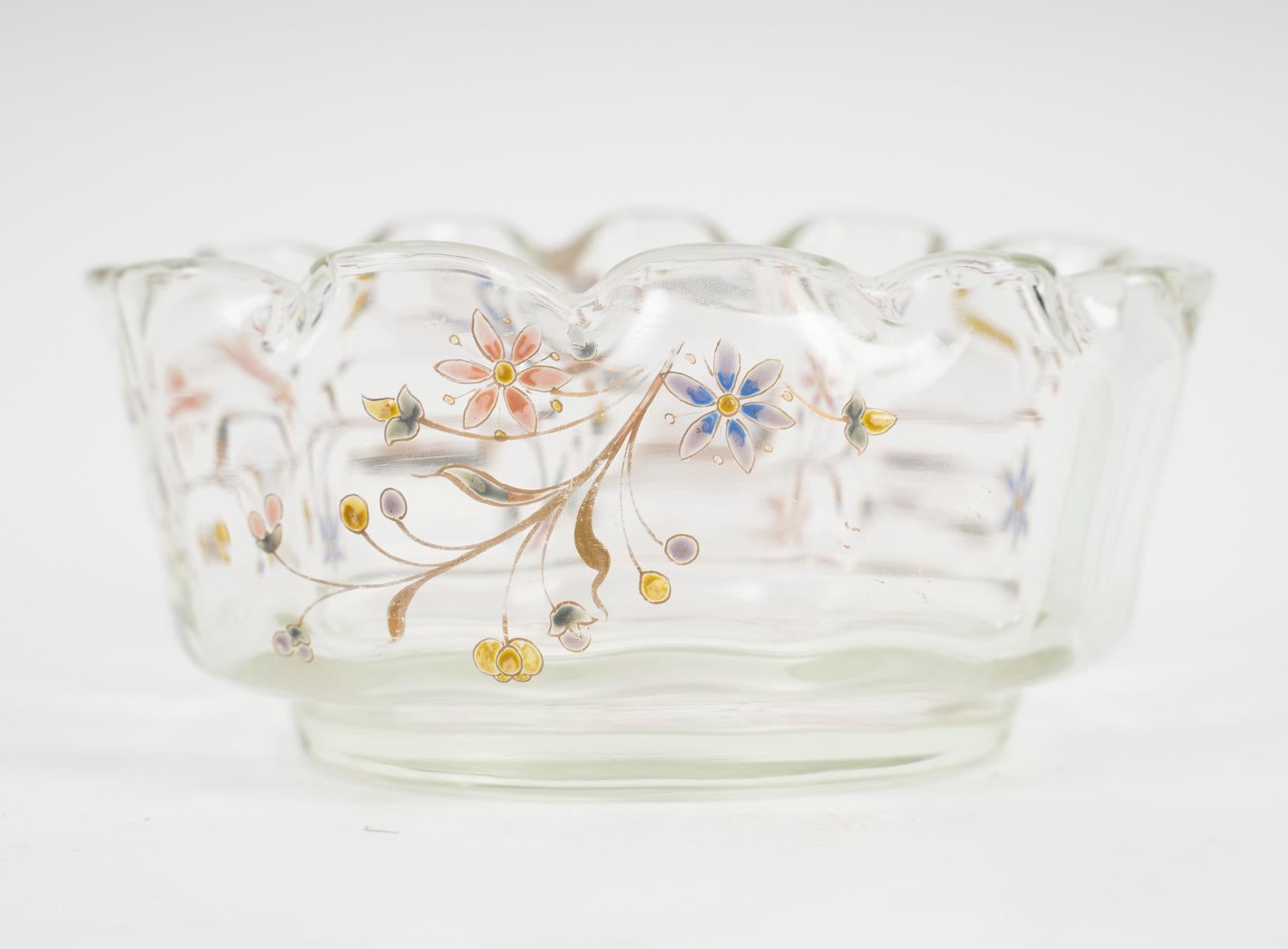 émile Gallé, Polylobed Cup In Enameled Glass With Dragonfly Decor, Art Nouveau For Sale 1