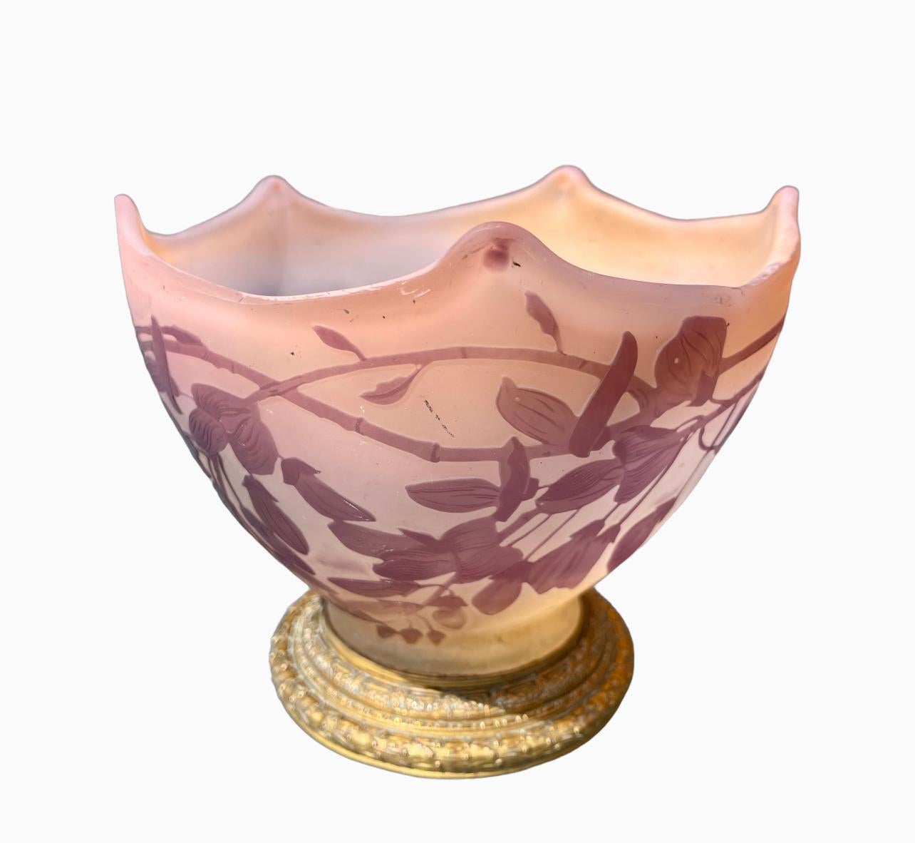 Emile Gallé - Lila Vase oder Tasse im Angebot 1