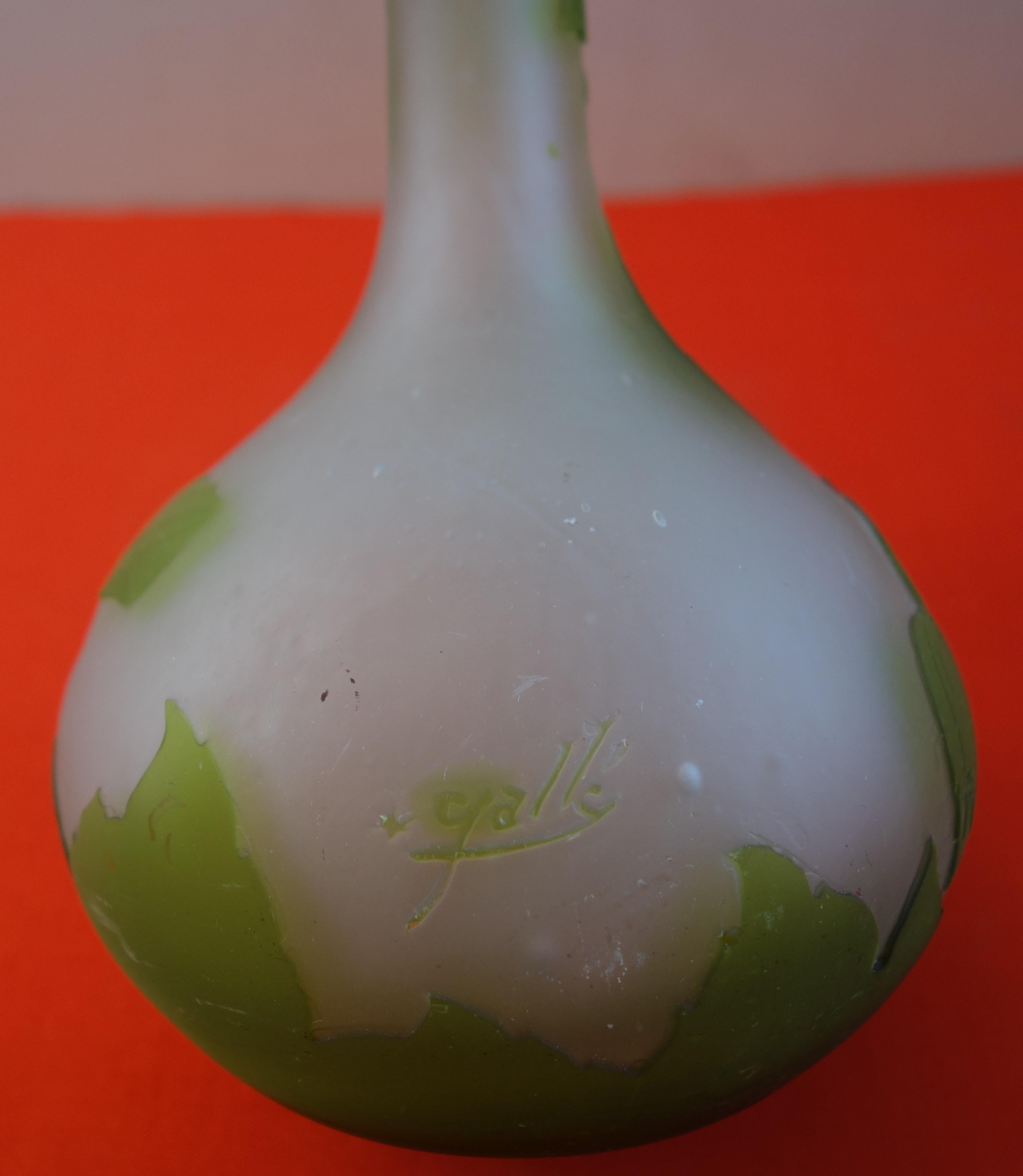 Art Nouveau French Cameo Glass 'Convolvulus Vase' by Emile Gallé, Nancy - 32 cm - Sculpture by Émile Gallé