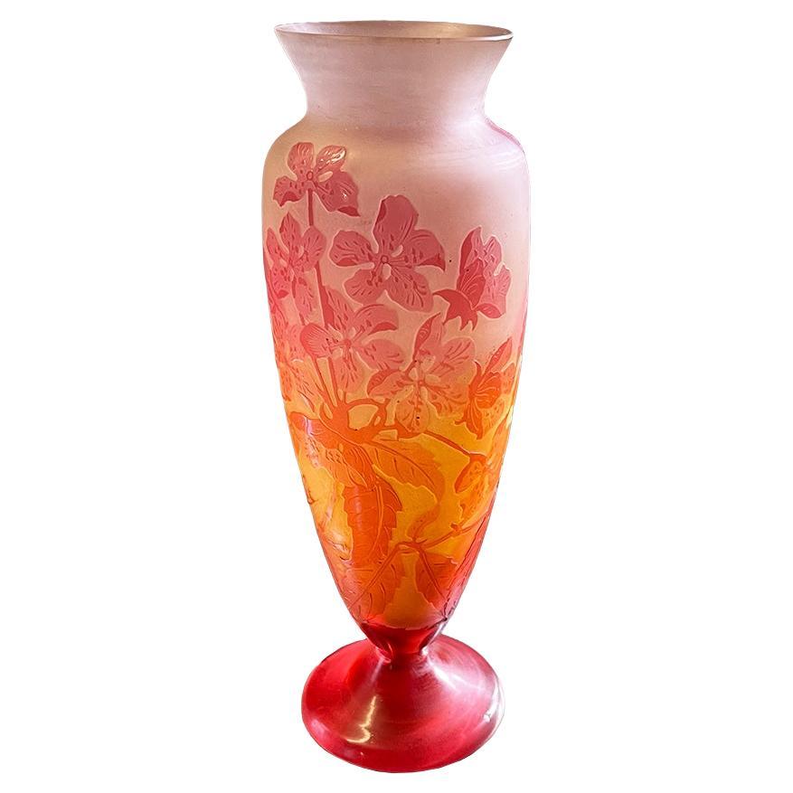 Émile Gallé small Cameo vase, Art Nouveau, ca 1900 For Sale