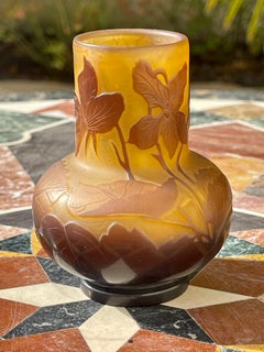Émile GALLE - Petit vase à décor floral