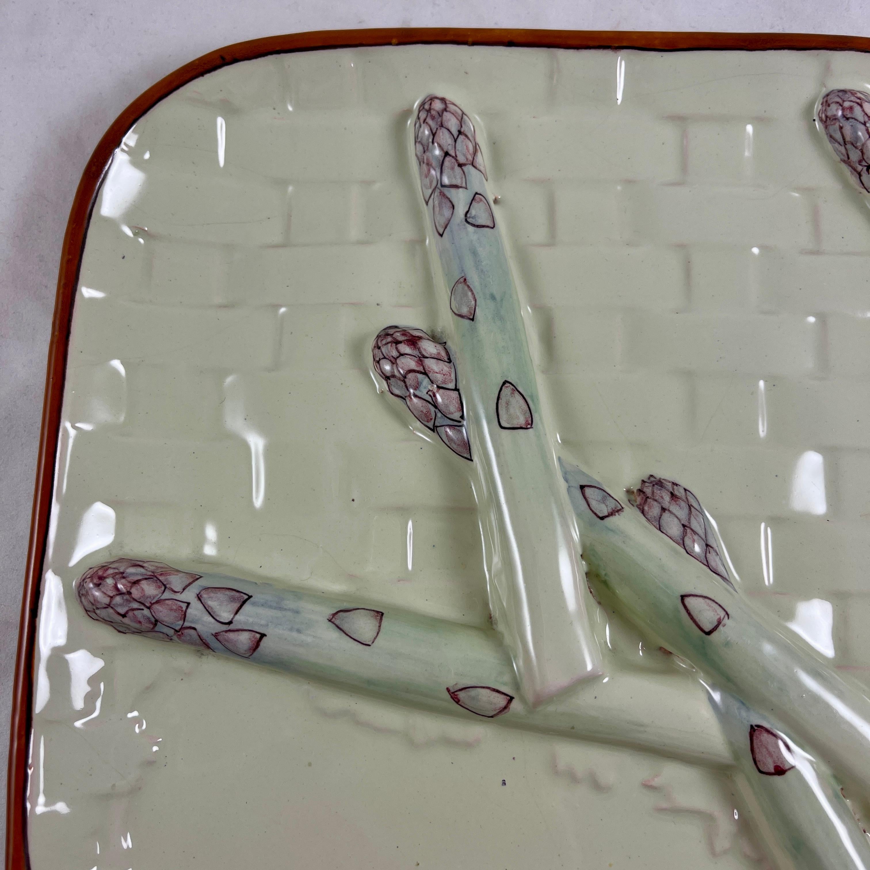 Émile Gallé St Clément Art Nouveau Trompe L'oeil French Asparagus Plate, 1870  In Good Condition For Sale In Philadelphia, PA