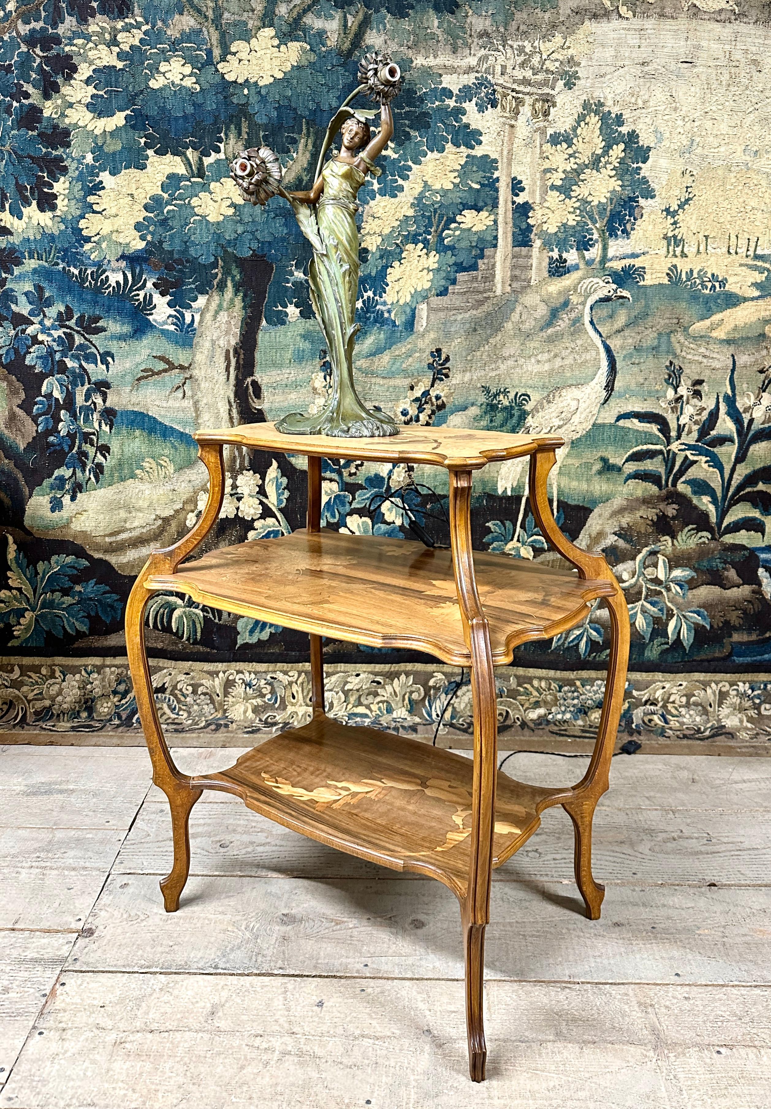 Emile Gallé - Tea Table With Three Trays In Marquetry. Art Nouveau Period, 1900s In Excellent Condition For Sale In NONANCOURT, FR