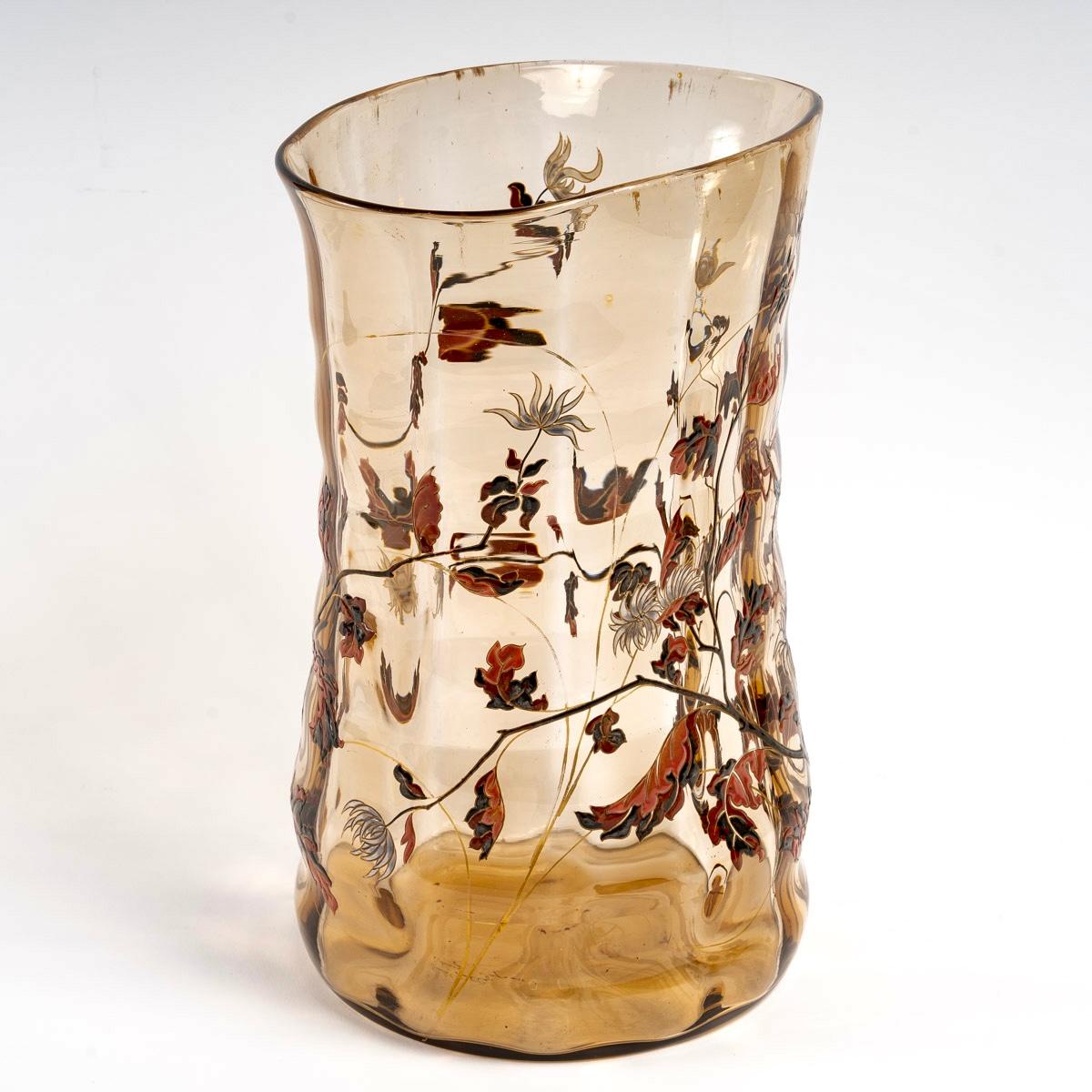 Art Nouveau Emile Gallé, Vase Cristallerie Smoked Glass Praying Mantis Among Foliages For Sale