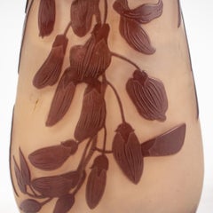 Emile Gallé, Vase ""Glycines"". Verre gravé à l'acide camée