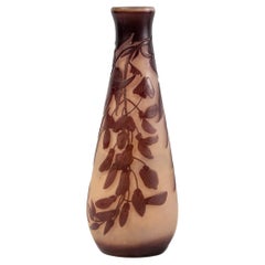 Emile Gallé, Vase "Glycines" Cameo Acid Etched Glass