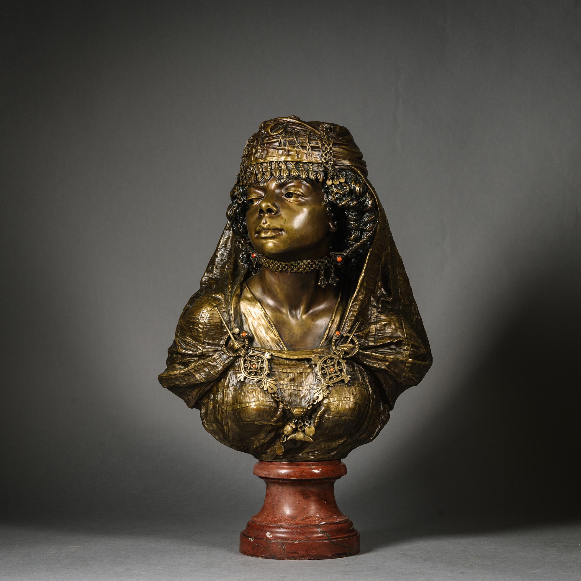 Émile-Coriolan-Hippolyte Guillemin (Französisch, 1841-1907)
Feine orientalische Büste aus multipatinierter Bronze einer jungen Frau.

Signiert und datiert 'Ele. Guillemin / 1882