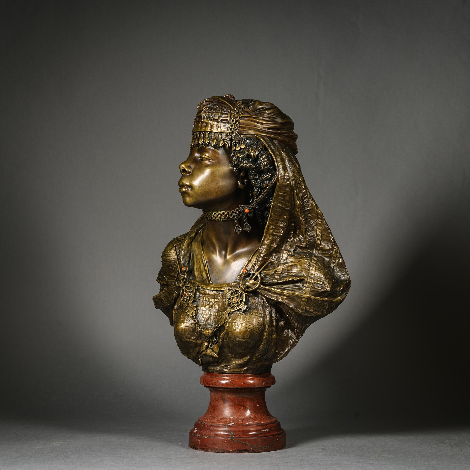 Émile Guillemin, Eine schöne orientalische Büste einer jungen Frau (Französisch) im Angebot