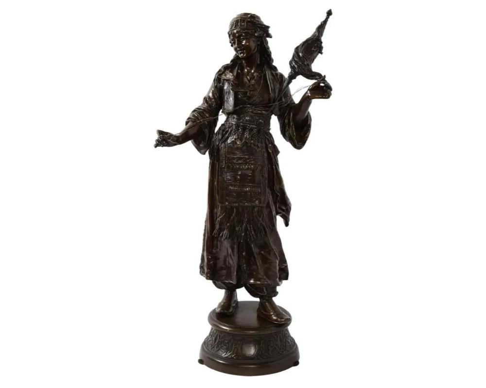 Émile-Coriolan-Hippolyte Guillemin, Franzose (1841-1907)

Französische patinierte Bronzefigur einer orientalischen Tänzerin, um 1870, verkauft von Tiffany and Co.

Maße: 27