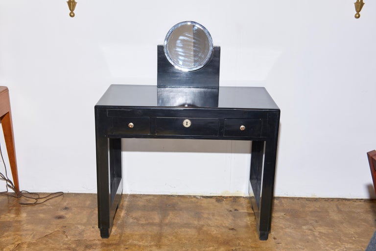 Dressing Table in the style of Emile-Jacques Ruhlmann  In Good Condition For Sale In Los Angeles, CA