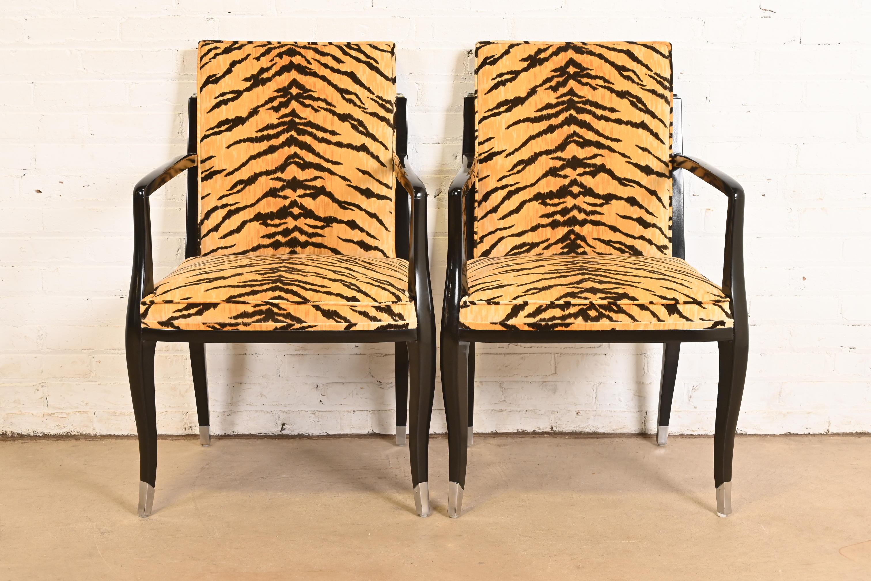 Français Paire de fauteuils Art déco français de style Émile-Jacques Ruhlmann en vente