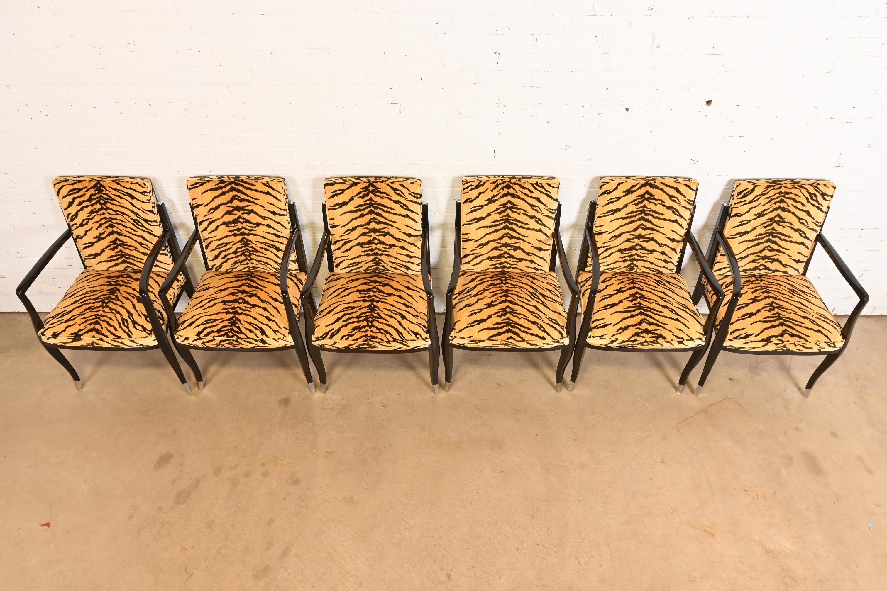 Tissu d'ameublement Fauteuils Art déco français de style Émile-Jacques Ruhlmann, ensemble de six fauteuils en vente