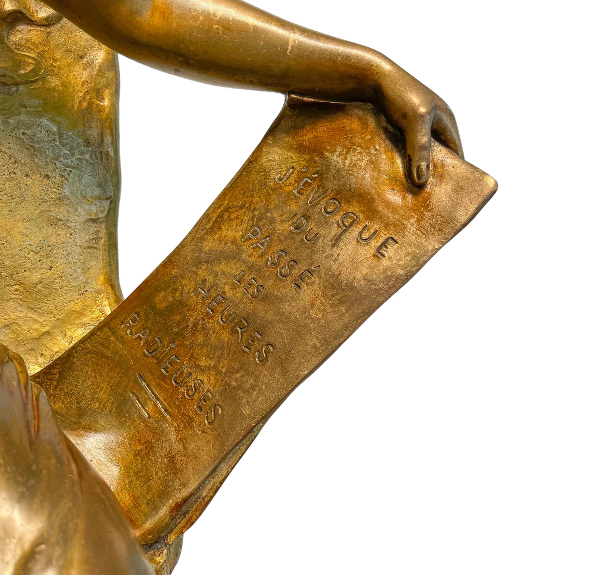 Statue figurative féminine « Memoria » en bronze patiné en vente 2