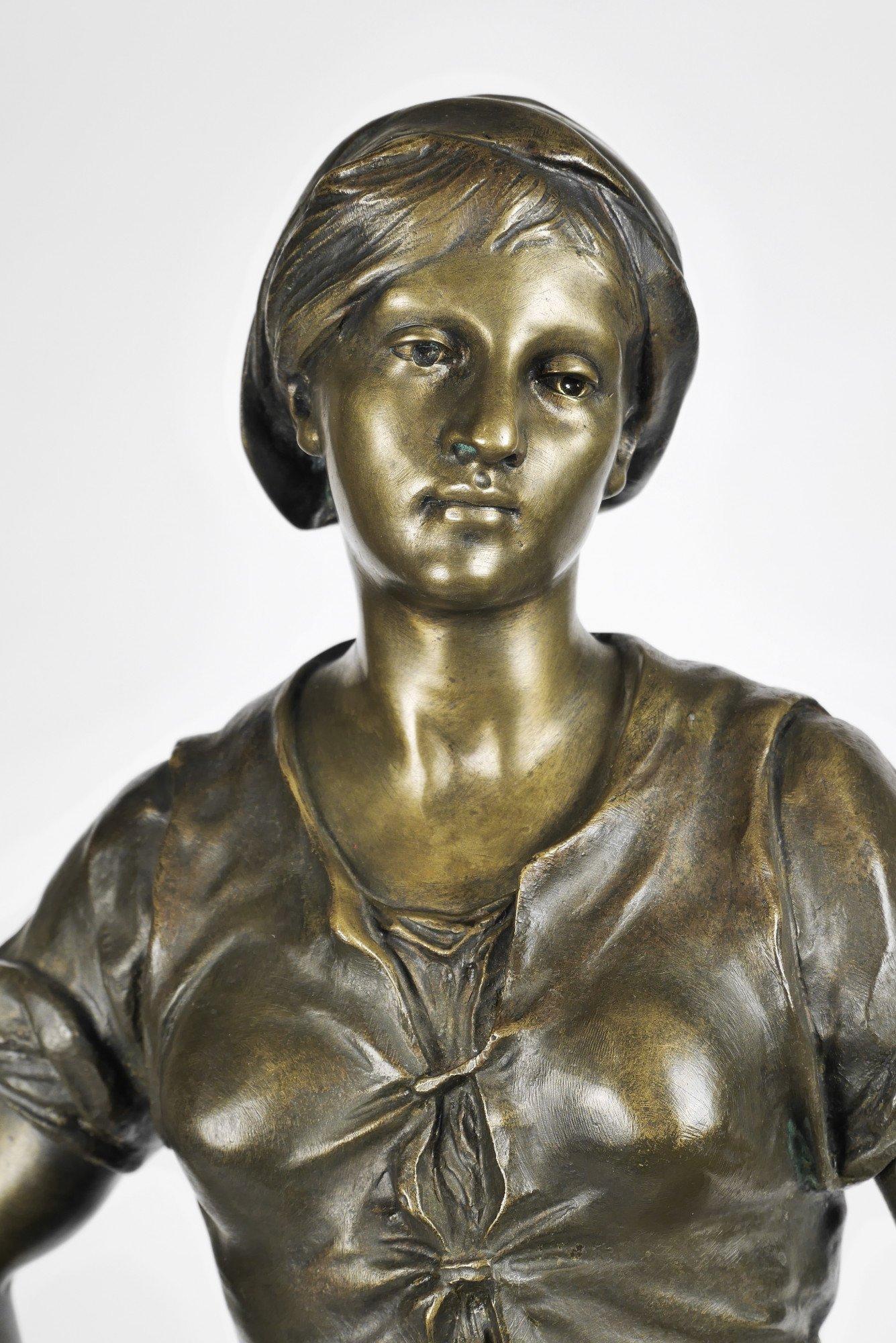 The Fisherwoman, 19th century French bronze sculpture For Sale 3
