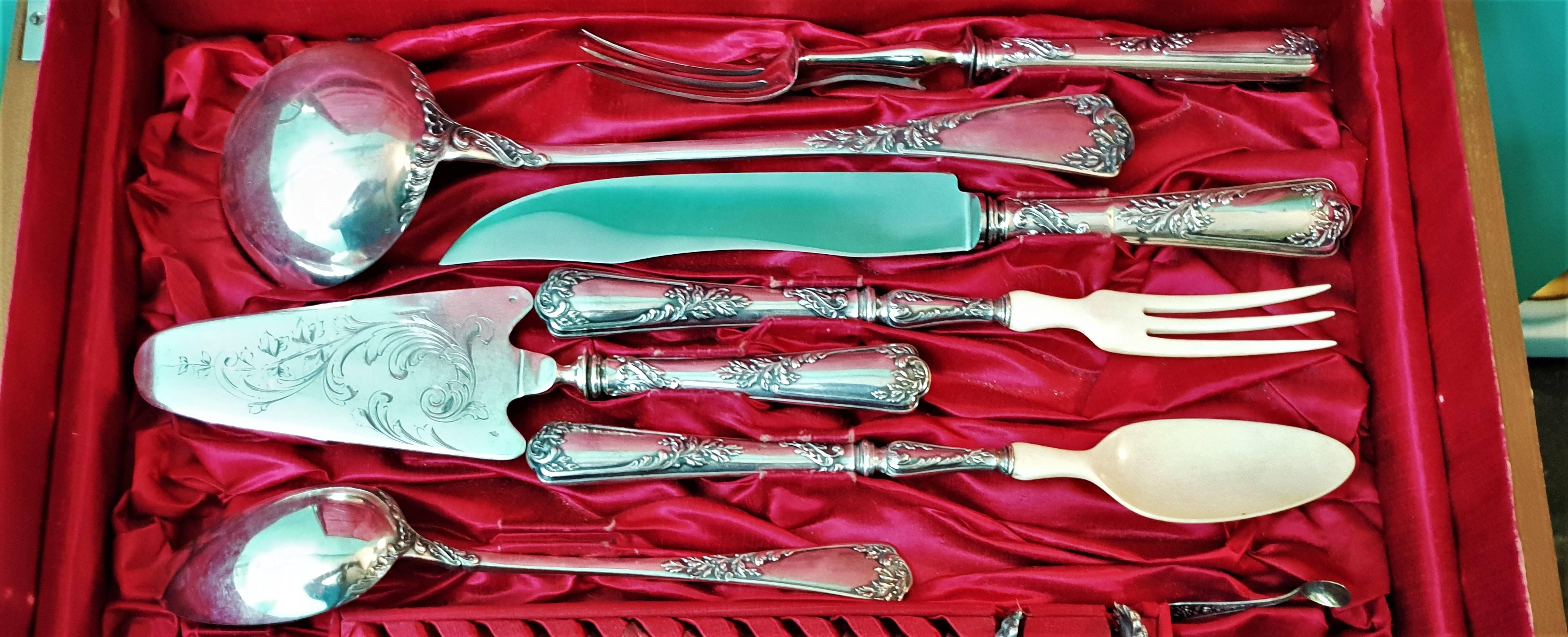 Emile Puiforcat 19th Century Engraved Silver Rococo French Flatware Set, 1870s For Sale 15
