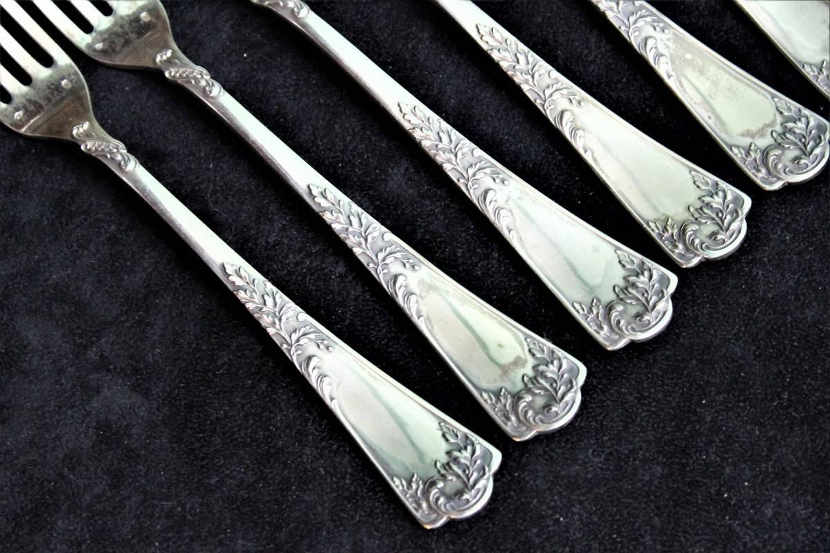Emile Puiforcat 19th Century Engraved Silver Rococo French Flatware Set, 1870s In Good Condition For Sale In Florence, IT